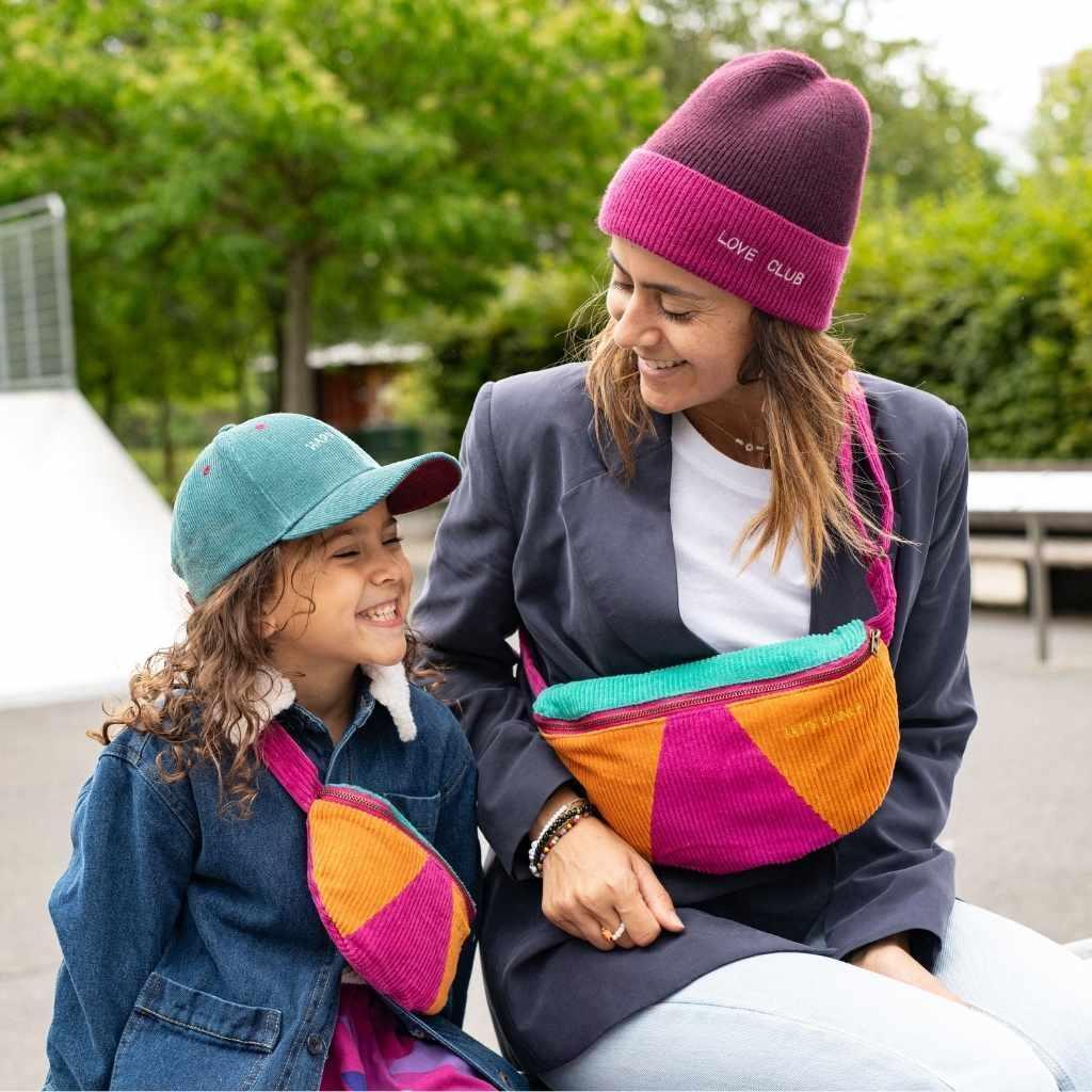 banane-parent-enfant-velours-cotele-banane-papa-maman-mixte-enfant-cadeau-hiver-maman-enfant-cadeau-anniversaire-petit-garcon-matchy-matchy-cadeau-famille-cadeau-pere-fils-original-cadeau-mere-fille-pratique-matchy-matchy-pas-cher-cadeaux-noel-famille-marque-francaise