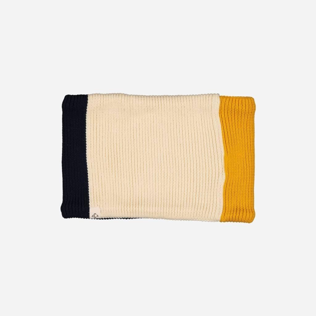 snood-enfant-bebe-coton-biologique-hiver-bebe-casquette-bebe-enfant-parent-chamaye-assorti-papa-maman-enfant-casquette-papa-fils-cadeau-fete-des-peres-casquette-mere-fille-cadeau-naissance-maman-bebe-cadeau-original-famille-casquette-personnalisable-broderie-cosmic-girl-cadeau-jeune-maman-maternite-cadeau-naissance-original-jeune-parent-casquette-fille-rose-velours-cotelemarque-francaise-production-ecoresponsable