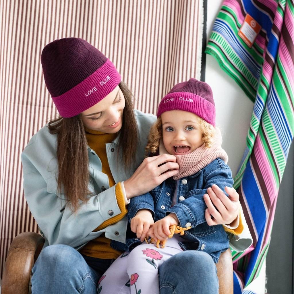 bonnet-bebe-enfant-papa-maman-chamaye-assorti-parent-enfant-bonnet-papa-fils-cadeau-fete-des-peres-bonnet-mere-fille-cadeau-naissance-maman-bebe-matchy-matchy-cadeau-original-famille-broderie-love-club-cadeau-mere-fille