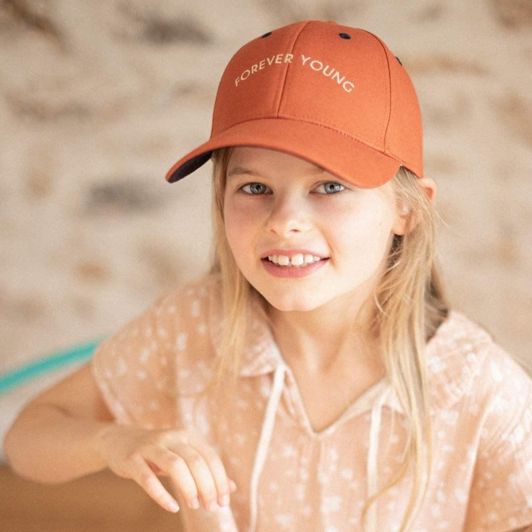casquette-bebe-enfant-chamaye-assorti-parent-enfant-casquette-papa-fils-cadeau-fete-des-peres-casquette-mere-fille-cadeau-naissance-maman-bebe-matchy-matchy-cadeau-original-famille-broderie-forever-young