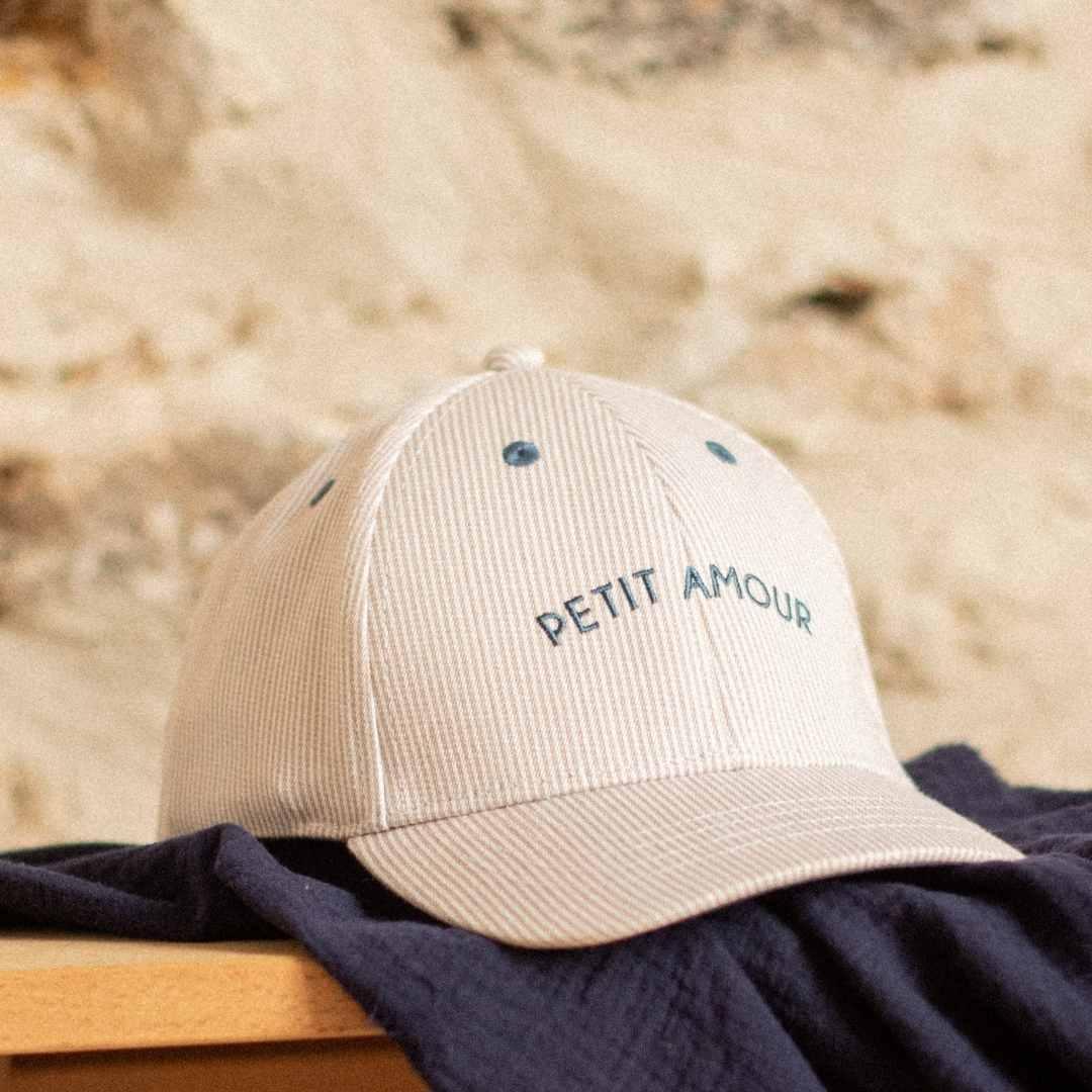 casquette-bebe-enfant-chamaye-assorti-parent-enfant-casquette-papa-fils-cadeau-fete-des-peres-casquette-mere-fille-cadeau-naissance-maman-bebe-matchy-matchy-cadeau-original-famille-broderie-petit-amour-caquette-personnalisable-broderie-rigolote-pour-bebe-enfant-cadeau-de-naissance-personnalisable