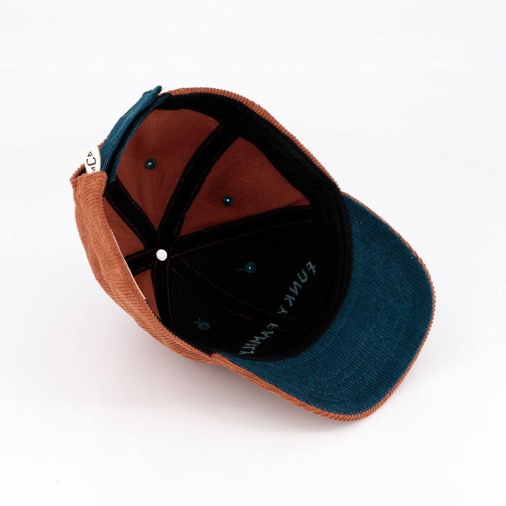 casquette-famille-chamaye-broderie-funky-family-idee-cadeau-parent-enfant-chapeau-hiver-bebe-cadeau-famille-noel-chamaye-casquette-velours-matchy-matchy-look-mere-fille