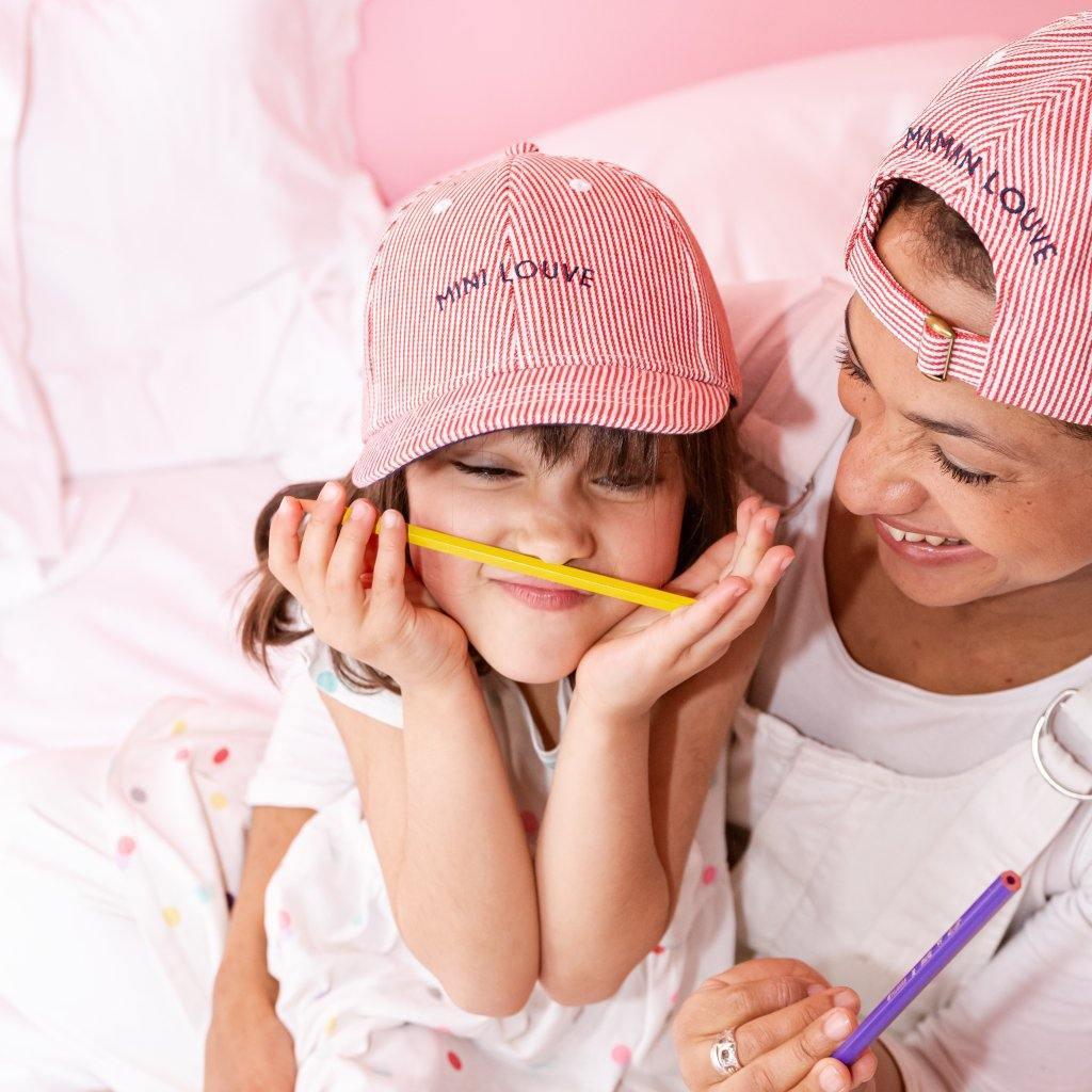 casquette-bebe-enfant-chamaye-broderie-mini-louve-maman-louve-idee-cadeau-originale-fete-des-meres-look-mere-fille