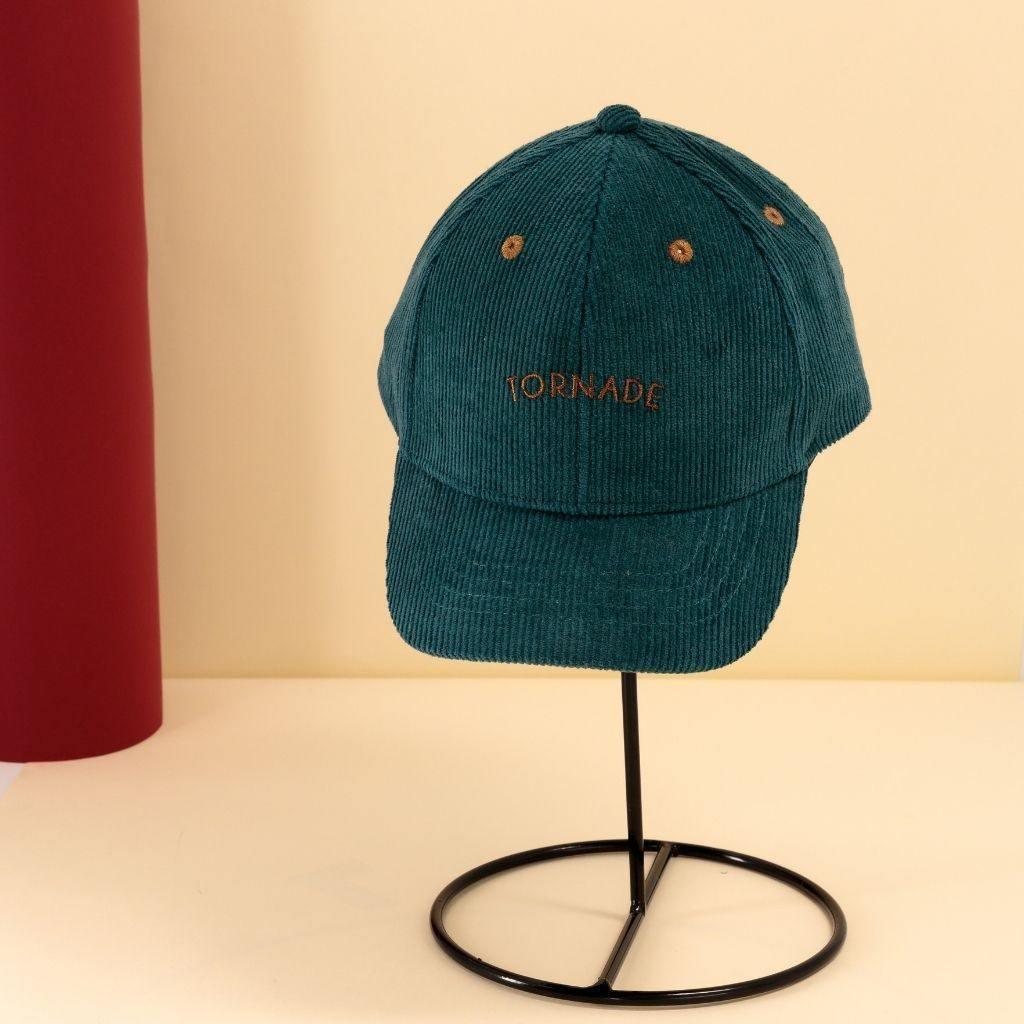 casquette-famille-chamaye-broderie-funky-family-idee-cadeau-parent-enfant-chapeau-hiver-bebe-cadeau-famille-noel-chamaye-casquette-velours-matchy-matchy-look-mere-fille