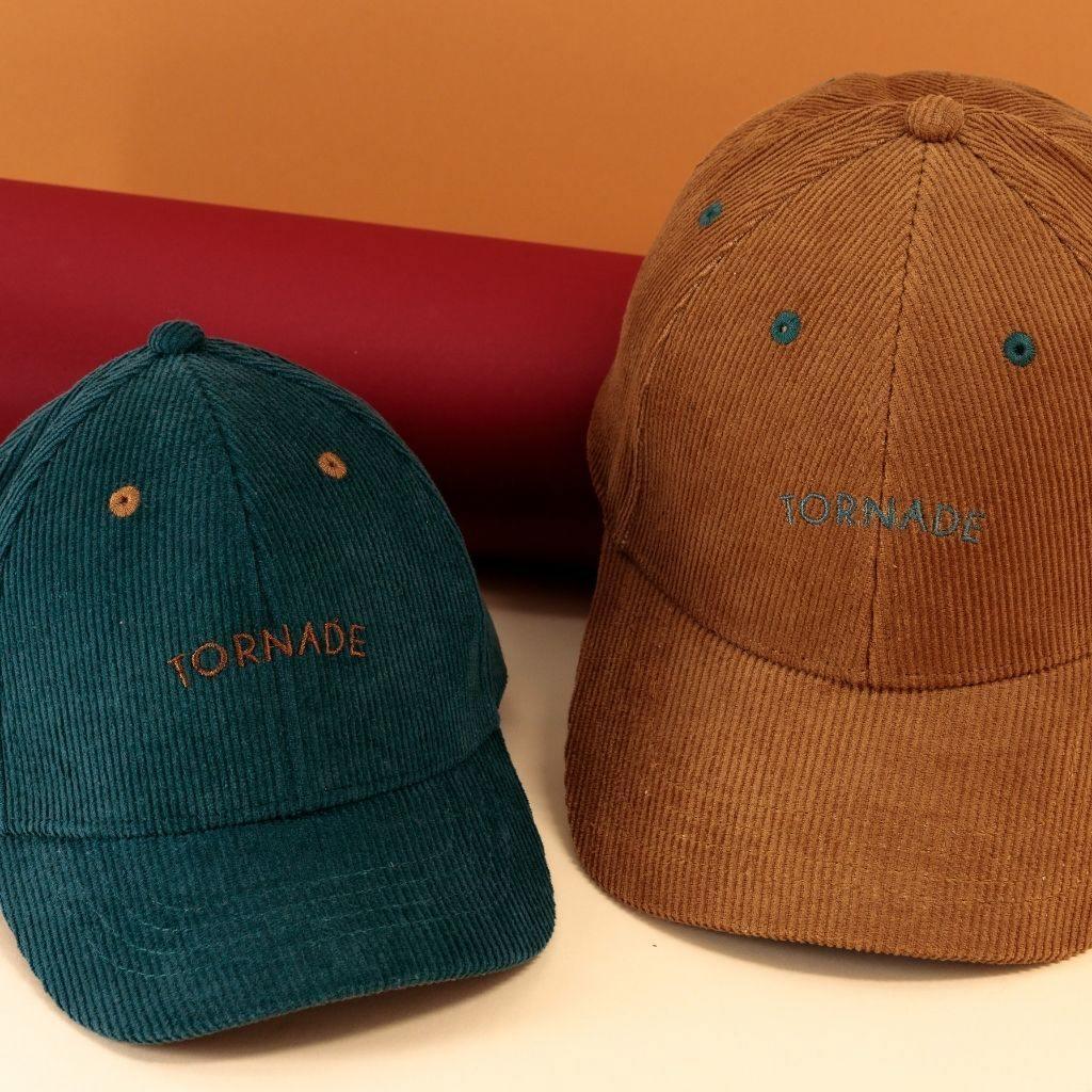 casquette-famille-chamaye-broderie-funky-family-idee-cadeau-parent-enfant-chapeau-hiver-bebe-cadeau-famille-noel-chamaye-casquette-velours-matchy-matchy-look-mere-fille