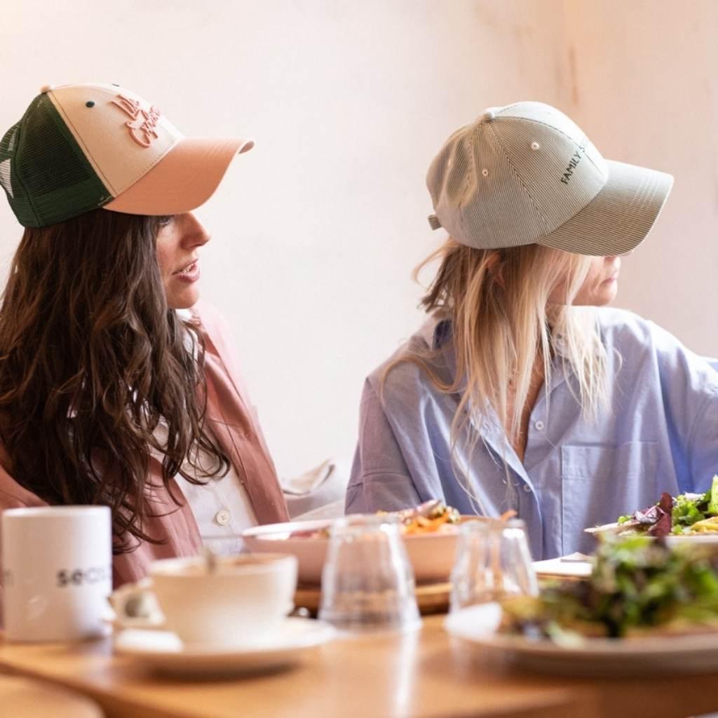 casquette-bebe-enfant-parent-chamaye-assorti-papa-maman-enfant-casquette-papa-fils-cadeau-fete-des-peres-casquette-mere-fille-cadeau-naissance-maman-bebe-cadeau-original-famille-matchy-matchy-chapeau-soleil-anti-uv-bebe-casquette-garcon-personnalisable-casquette-fille-broderie-life-explorers