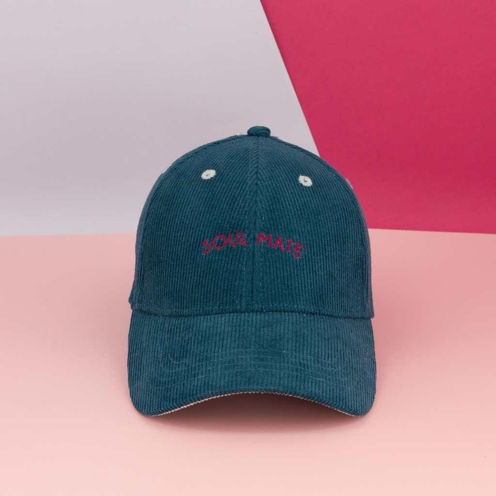 casquette-bebe-enfant-parent-chamaye-assorti-papa-maman-enfant-casquette-papa-fils-cadeau-fete-des-peres-casquette-mere-fille-cadeau-naissance-maman-bebe-cadeau-original-famille-casquette-personnalisable-broderie-soul-mate-cadeau-jeune-parent-cadeau-original-jeune-maman-maternite-cadeau-parent-parisien-casquette-velours-matchy-matchy