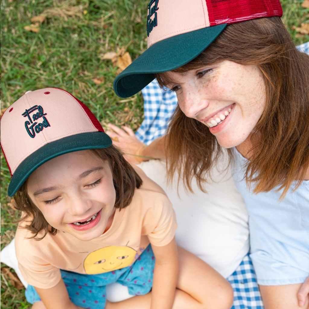 casquette-bebe-enfant-parent-chamaye-assorti-papa-maman-enfant-casquette-papa-fils-cadeau-fete-des-peres-casquette-mere-fille-cadeau-naissance-maman-bebe-cadeau-original-famille-matchy-matchy-chapeau-soleil-anti-uv-bebe-casquette-garcon-personnalisable-casquette-fille-broderie-feel-good