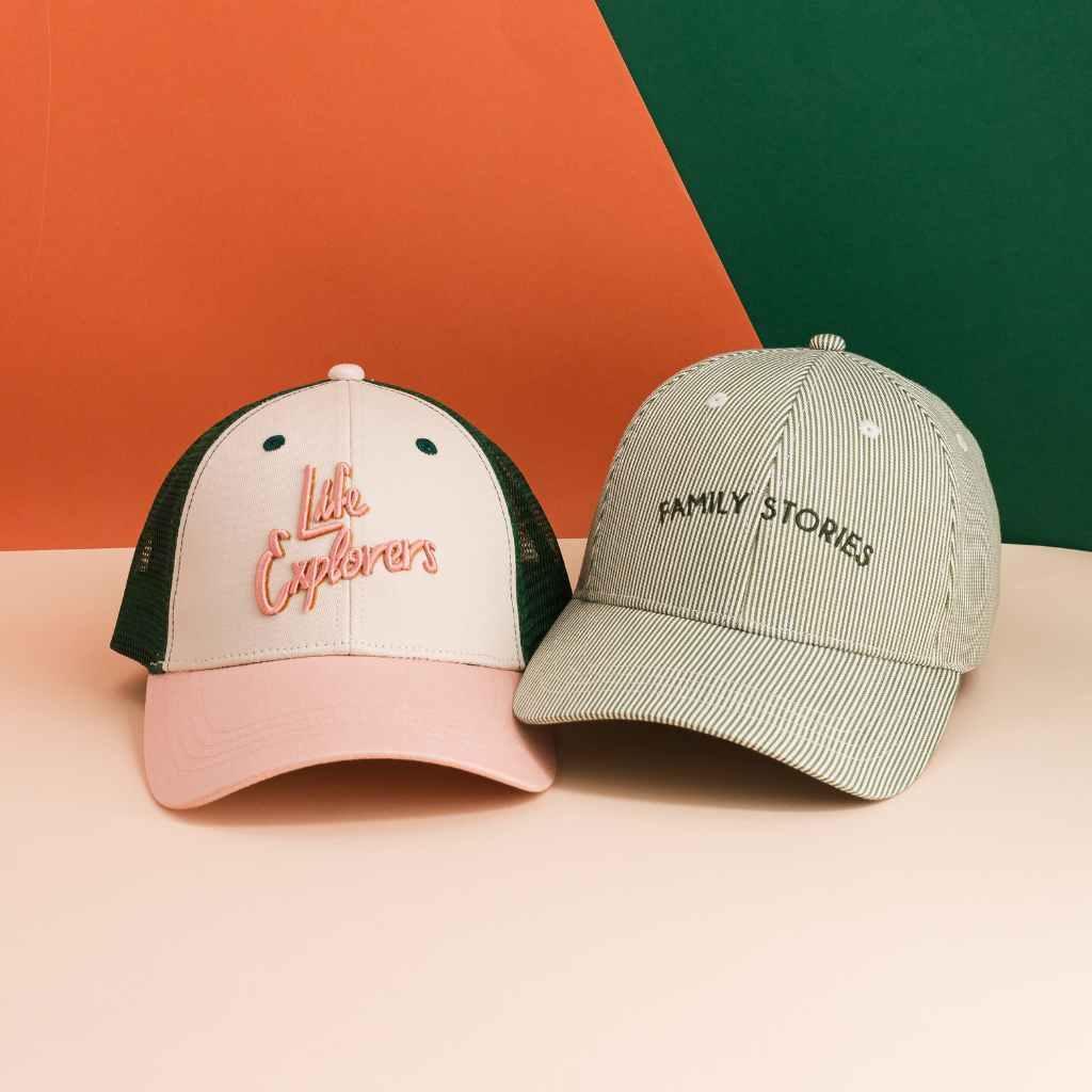 casquette-bebe-enfant-parent-chamaye-assorti-papa-maman-enfant-casquette-papa-fils-cadeau-fete-des-peres-casquette-mere-fille-cadeau-naissance-maman-bebe-cadeau-original-famille-matchy-matchy-chapeau-soleil-anti-uv-bebe-casquette-garcon-personnalisable-casquette-fille-broderie-family-stories-collan-little-and-tall