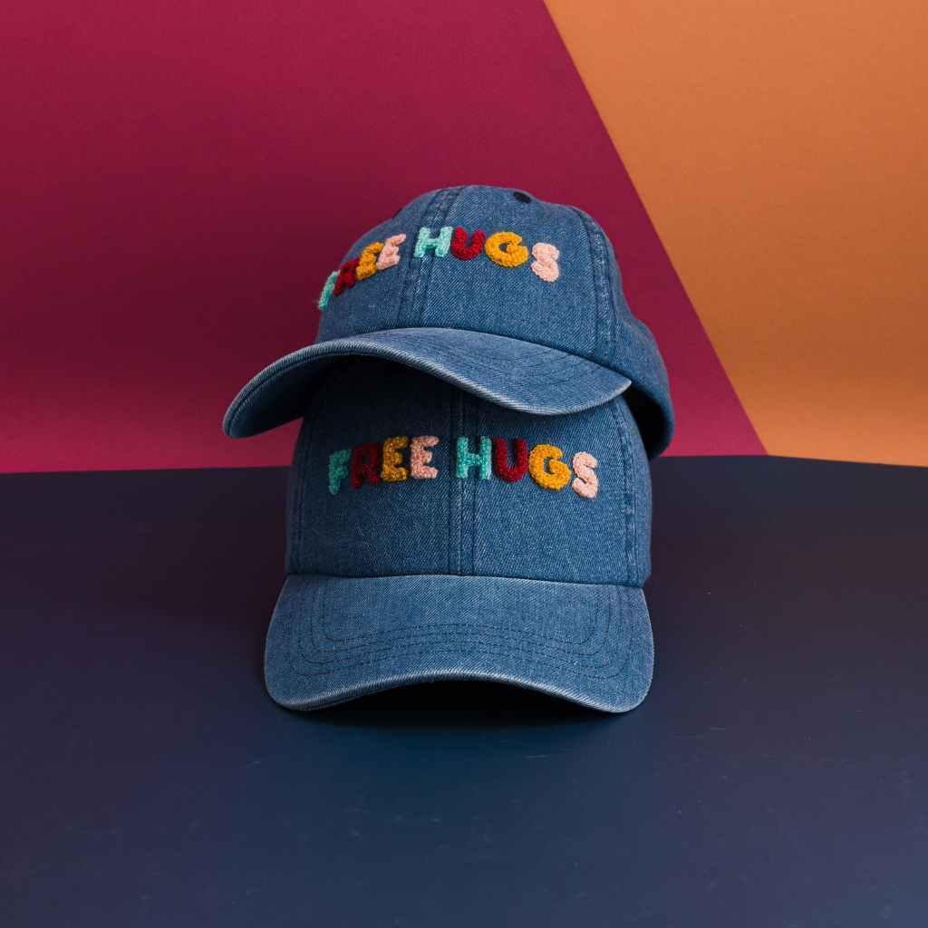 casquette-bebe-enfant-parent-chamaye-assorti-papa-maman-enfant-casquette-papa-fils-cadeau-fete-des-peres-casquette-mere-fille-cadeau-naissance-maman-bebe-cadeau-original-famille-matchy-matchy-chapeau-soleil-anti-uv-bebe-casquette-garcon-personnalisable-casquette-fille-broderie-free-hugs