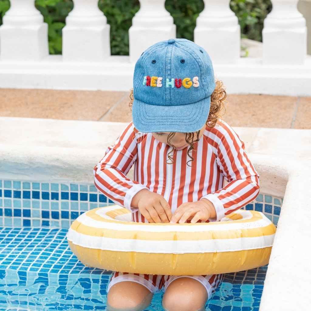 casquette-bebe-enfant-parent-chamaye-assorti-papa-maman-enfant-casquette-papa-fils-cadeau-fete-des-peres-casquette-mere-fille-cadeau-naissance-maman-bebe-cadeau-original-famille-matchy-matchy-chapeau-soleil-anti-uv-bebe-casquette-garcon-personnalisable-casquette-fille-broderie-free-hugs