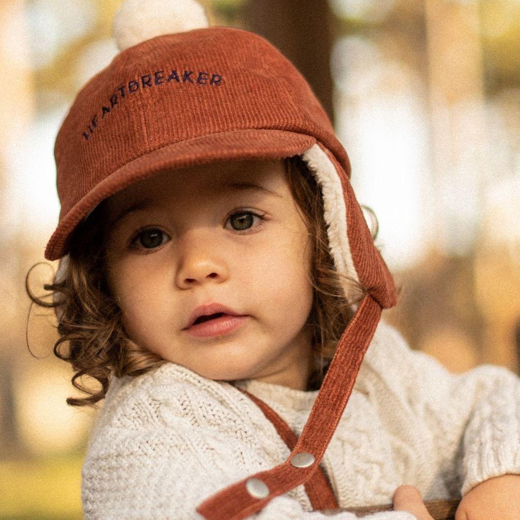chapka-enfant-bebe-chapeau-hiver-broderie-heartbreaker-fourrure-longues-oreilles-enfant-bonnet-protection-froid-chamaye-duo-parent-enfant-assorti-cadeau-pere-fils-look-mere-fille-matchy-matchy-cadeau-famille-noel-chamaye