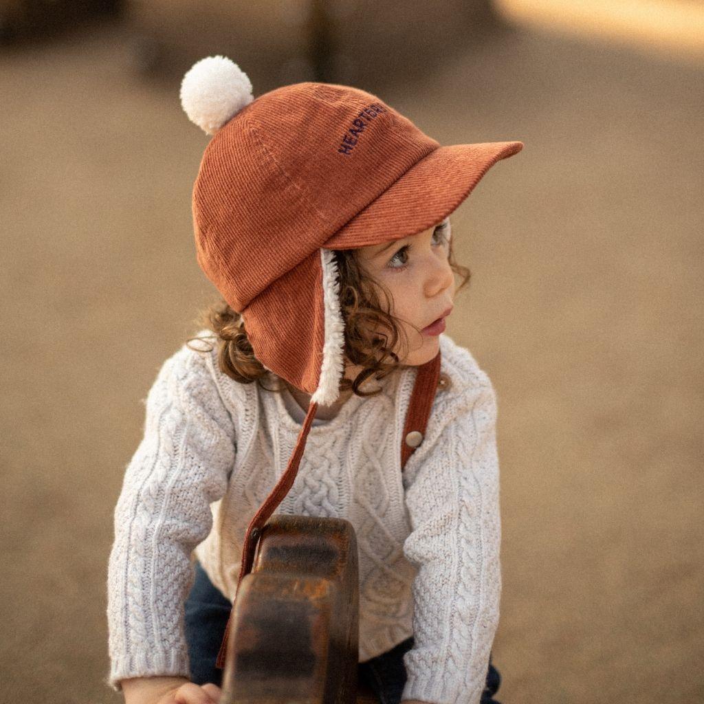 casquette-bebe-enfant-parent-chapka-chamaye-assorti-papa-maman-enfant-casquette-papa-fils-cadeau-fete-des-peres-casquette-mere-fille-cadeau-naissance-maman-bebe-cadeau-original-famille-casquette-personnalisable-broderie-cosmic-girl-cadeau-jeune-maman-maternite-cadeau-naissance-original-jeune-parent-casquette-fille-rose-velours-cotele-chaton