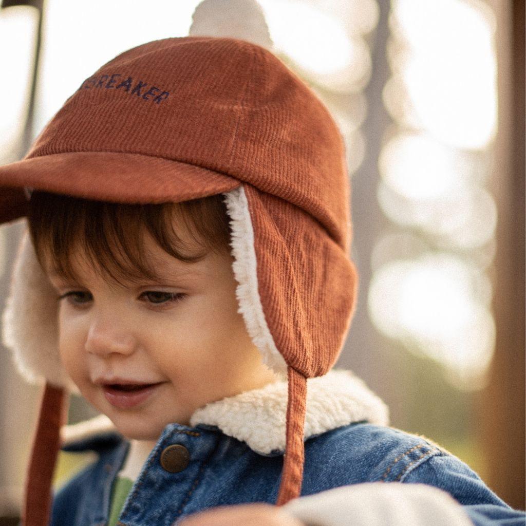 chapka-enfant-bebe-chapeau-hiver-broderie-heartbreaker-fourrure-longues-oreilles-enfant-bonnet-protection-froid-chamaye-duo-parent-enfant-assorti-cadeau-pere-fils-look-mere-fille-matchy-matchy-cadeau-famille-noel-chamaye
