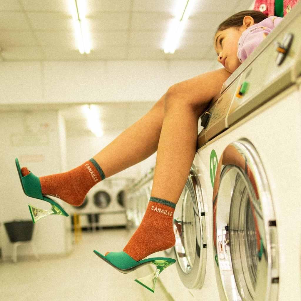 chaussettes-paillettes-parent-enfant-chamaye-chaussettes-bebe-enfant-coffret-cadeau-naissance-cadeau-mere-fille-idee-cadeau-original-fete-des-peres-chaussettes-broderie-duo-parent-enfant-personnalisable-cadeau-famille-broderie-canaille-cadeau-famille