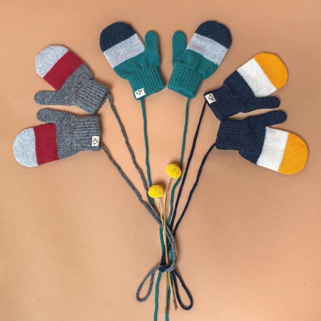 snood-moufles-gants-bonnet-bebe-enfant-papa-maman-chamaye-assorti-parent-enfant-bonnet-papa-fils-cadeau-fete-des-peres-bonnet-mere-fille-cadeau-naissance-maman-bebe-matchy-matchy-cadeau-original-famille-broderie-petit-loup-cadeau-jeune-papa-cool-cadeau-maman-bebe-maternite-original-cadeau-famille-protection-froid-bebe-hiver