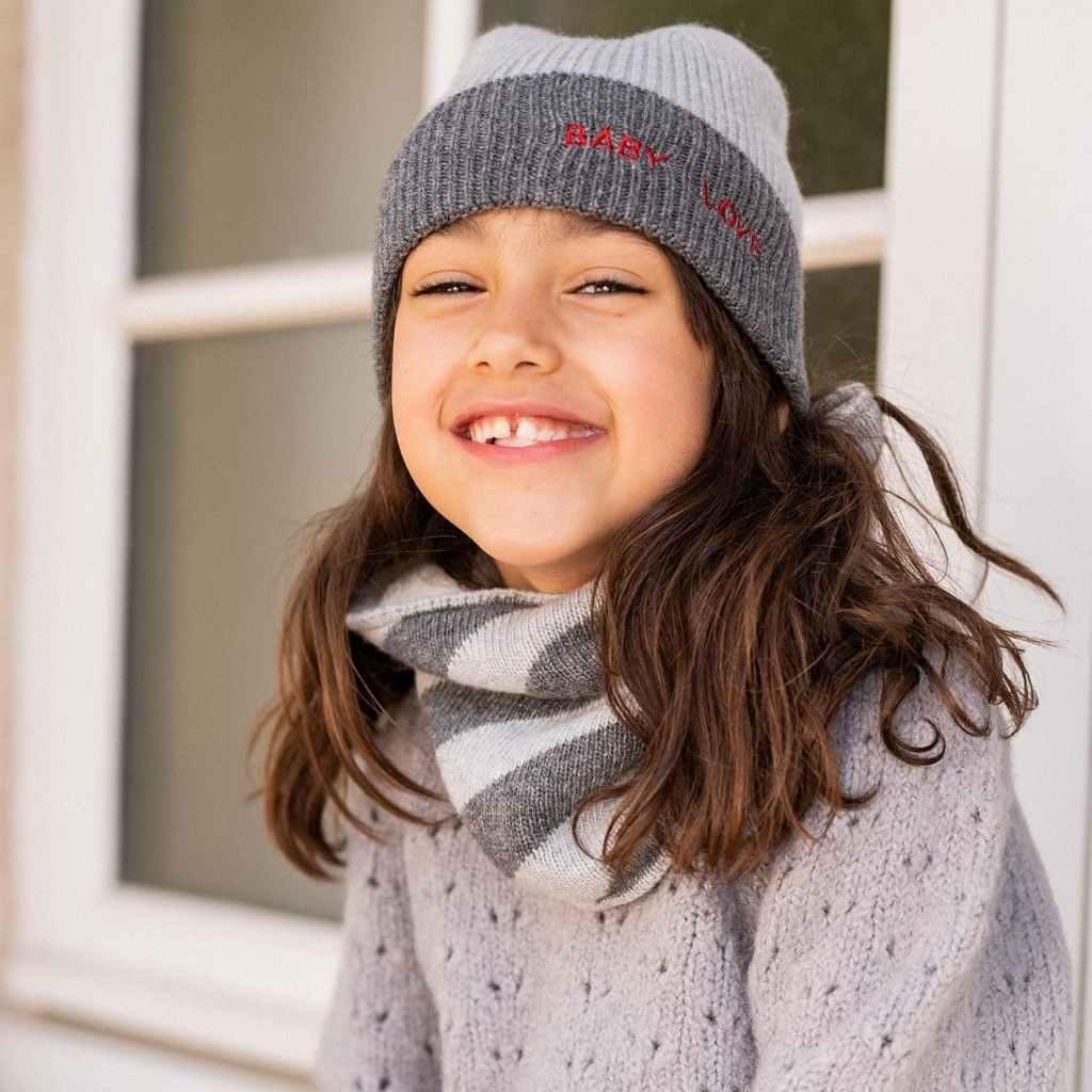 snood-tour-de-cou-moufles-gants-bonnet-bebe-enfant-papa-maman-chamaye-assorti-parent-enfant-bonnet-papa-fils-cadeau-fete-des-peres-bonnet-mere-fille-cadeau-naissance-maman-bebe-matchy-matchy-cadeau-original-famille-broderie-petit-loup-cadeau-jeune-papa-cool-cadeau-maman-bebe-maternite-original-cadeau-famille-protection-froid-bebe-hiver
