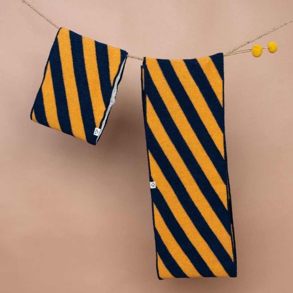 snood-tout-de-cou-moufles-gants-bonnet-bebe-enfant-papa-maman-chamaye-assorti-parent-enfant-bonnet-papa-fils-cadeau-fete-des-peres-bonnet-mere-fille-cadeau-naissance-maman-bebe-matchy-matchy-cadeau-original-famille-broderie-petit-loup-cadeau-jeune-papa-cool-cadeau-maman-bebe-maternite-original-cadeau-famille-protection-froid-bebe-hiver
