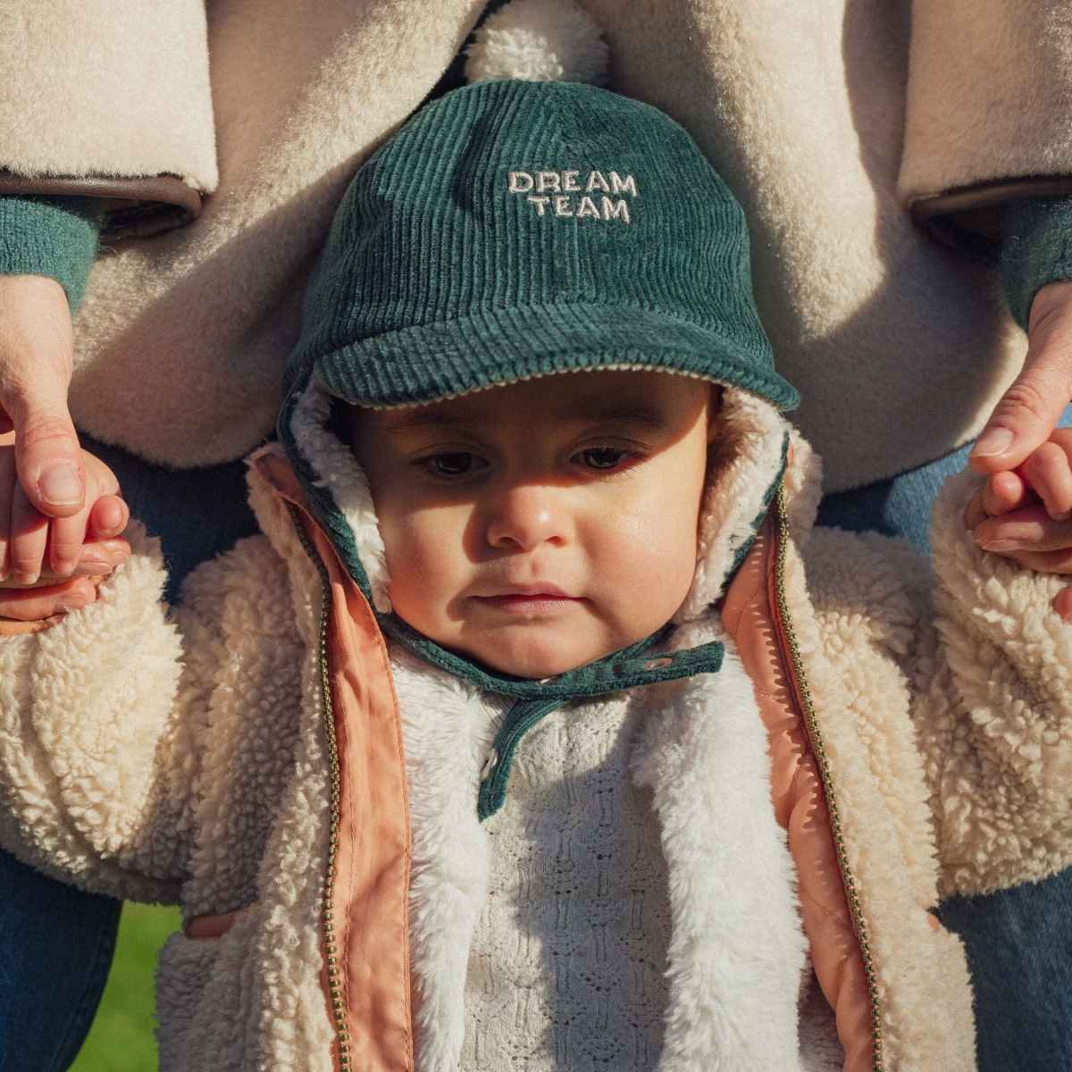 chapka-bebe-enfant-chamaye-assorti-parent-enfant-casquette-papa-fils-cadeau-fete-des-peres-bonnet-mere-fille-cadeau-naissance-maman-bebe-matchy-matchy-cadeau-original-famille-broderie-dream-team