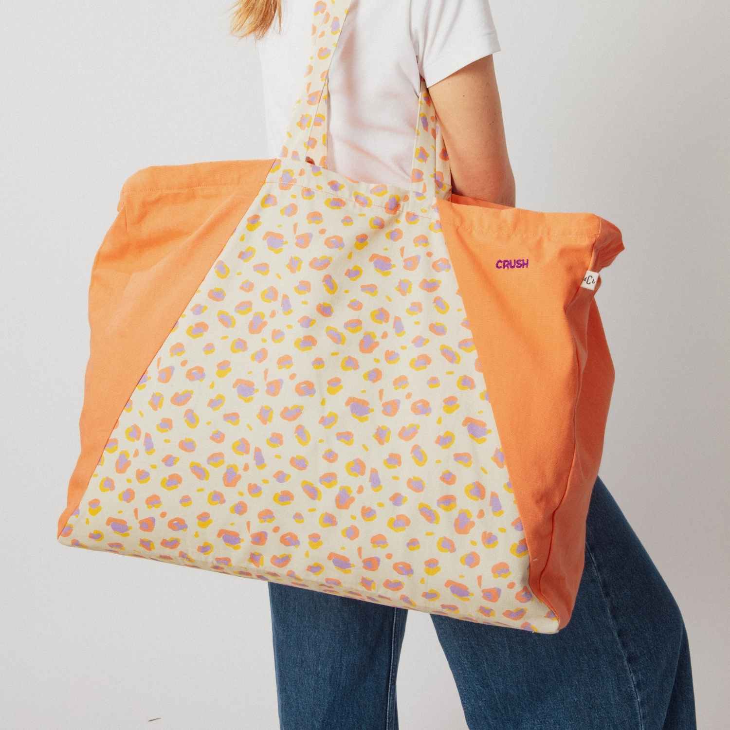 sac-cabas-parent-maman-maxi-cabas-gouter-plage-maman-mixte-cadeau-été-maman-papa-cadeau-anniversaire-fête-de-mères-matchy-matchy-cadeau-famille-cadeau-pere-fils-original-cadeau-mere-fille-pratique-matchy-matchy-cadeaux-noel-famille-marque-francaise-leopard-motif-crush