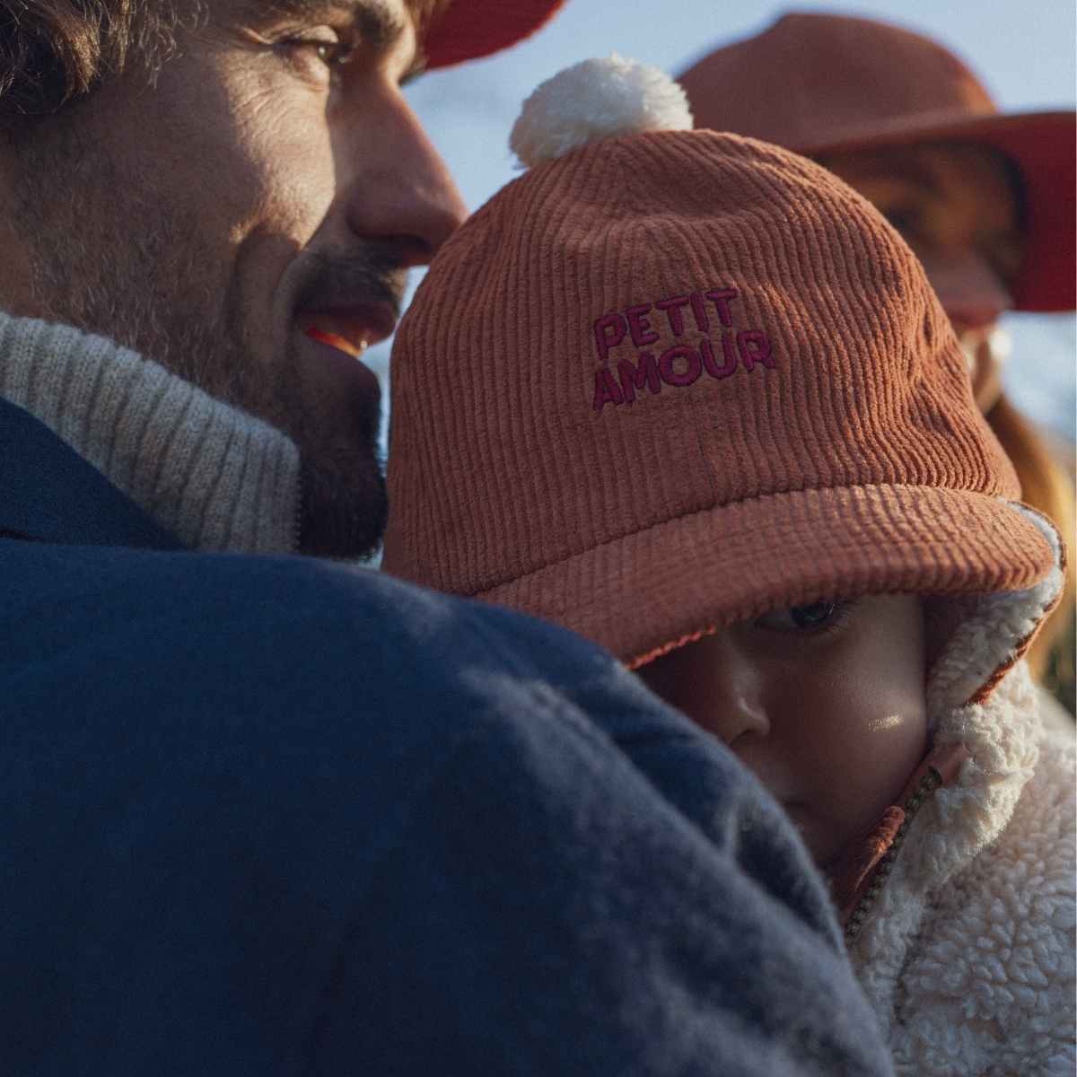 chapka-bebe-enfant-chamaye-assorti-parent-enfant-casquette-papa-fils-cadeau-fete-des-peres-bonnet-mere-fille-cadeau-naissance-maman-bebe-matchy-matchy-cadeau-original-famille-broderie-petit-amour