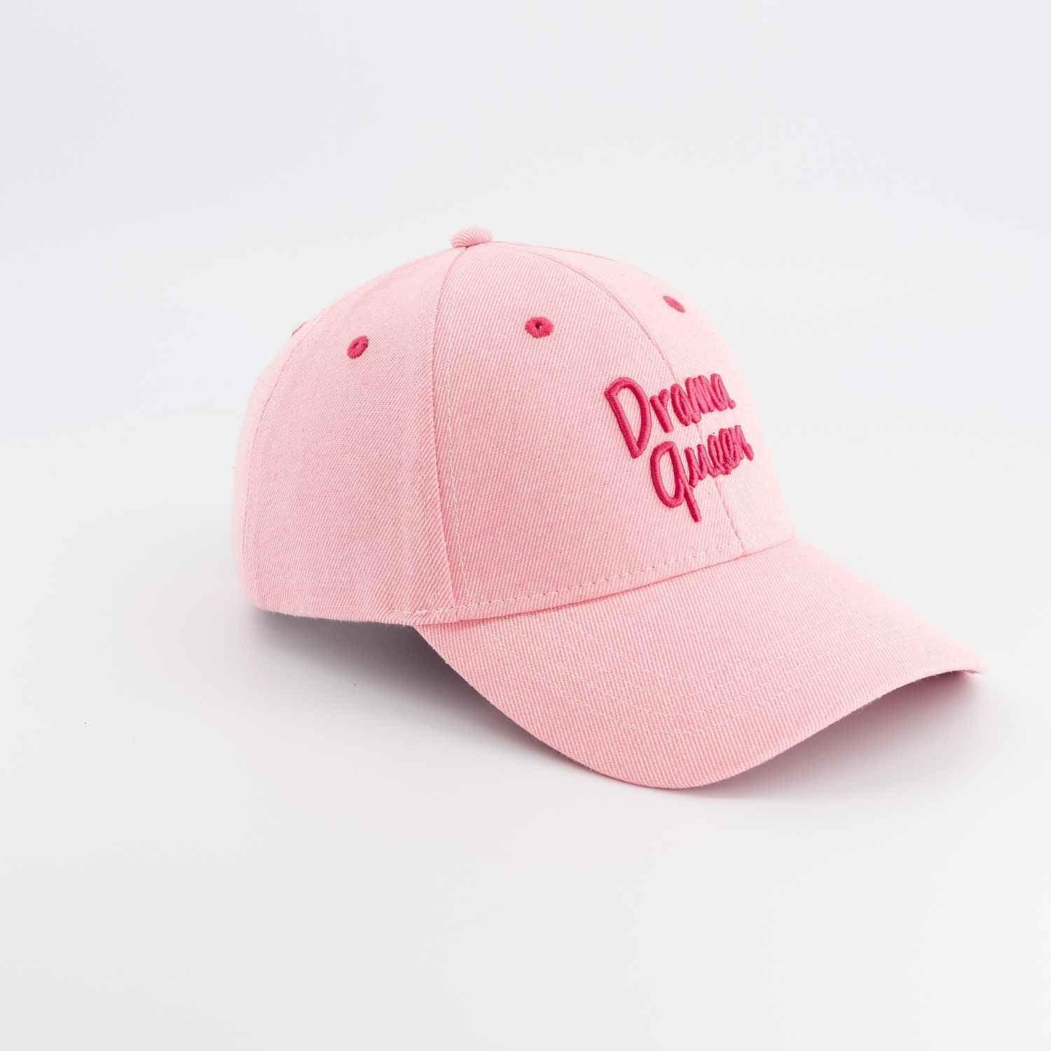 casquette-bebe-enfant-parent-chamaye-assorti-papa-maman-enfant-casquette-papa-fils-cadeau-fete-des-peres-casquette-mere-fille-cadeau-naissance-maman-bebe-cadeau-original-famille-casquette-personnalisable-broderie-drama-queen