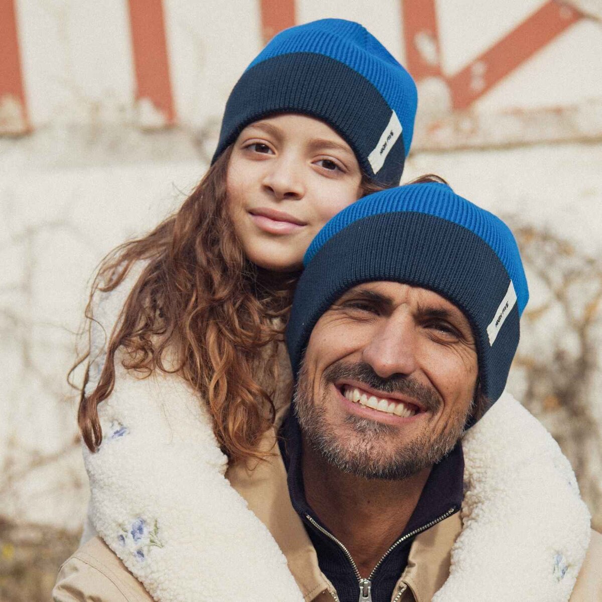 bonnet-bebe-enfant-papa-maman-chamaye-assorti-parent-enfant-bonnet-papa-fils-cadeau-fete-des-peres-bonnet-mere-fille-cadeau-naissance-maman-bebe-matchy-matchy-cadeau-original-famille-broderie-high-five