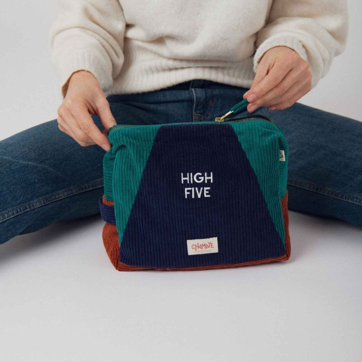 trousse-de-toilette-bebe-enfant-chamaye-assorti-papa-maman-enfant-casquette-papa-fils-cadeau-fete-des-peres-casquette-mere-fille-cadeau-naissance-maman-bebe-cadeau-original-famille-casquette-personnalisable-broderie-high-five-bleu-vert