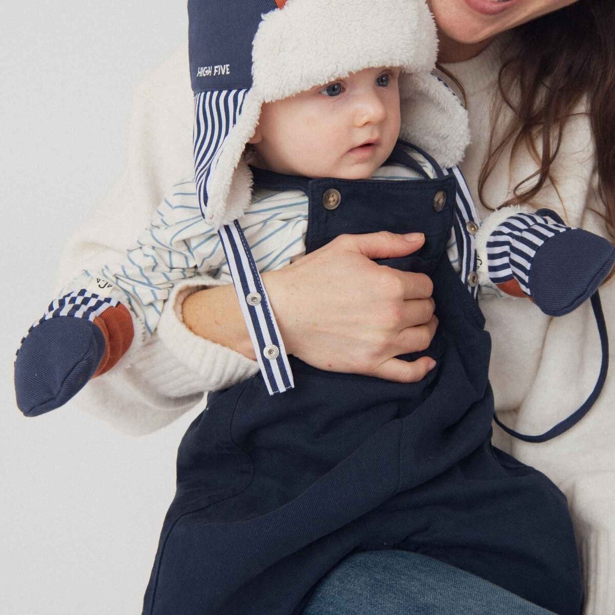 moufles-bebe-enfant-chamaye-assorti-papa-maman-enfant-casquette-papa-fils-cadeau-fete-des-peres-casquette-mere-fille-cadeau-naissance-maman-bebe-cadeau-original-famille-casquette-personnalisable-broderie-bleu