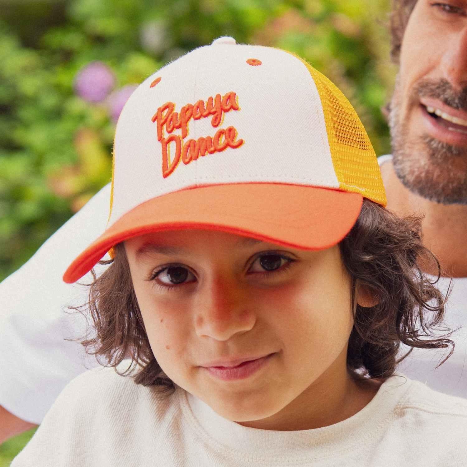 casquette-bebe-enfant-parent-chamaye-assorti-papa-maman-enfant-casquette-papa-fils-cadeau-fete-des-peres-casquette-mere-fille-cadeau-naissance-maman-bebe-cadeau-original-famille-casquette-personnalisable-broderie-trucker-papaya-dance