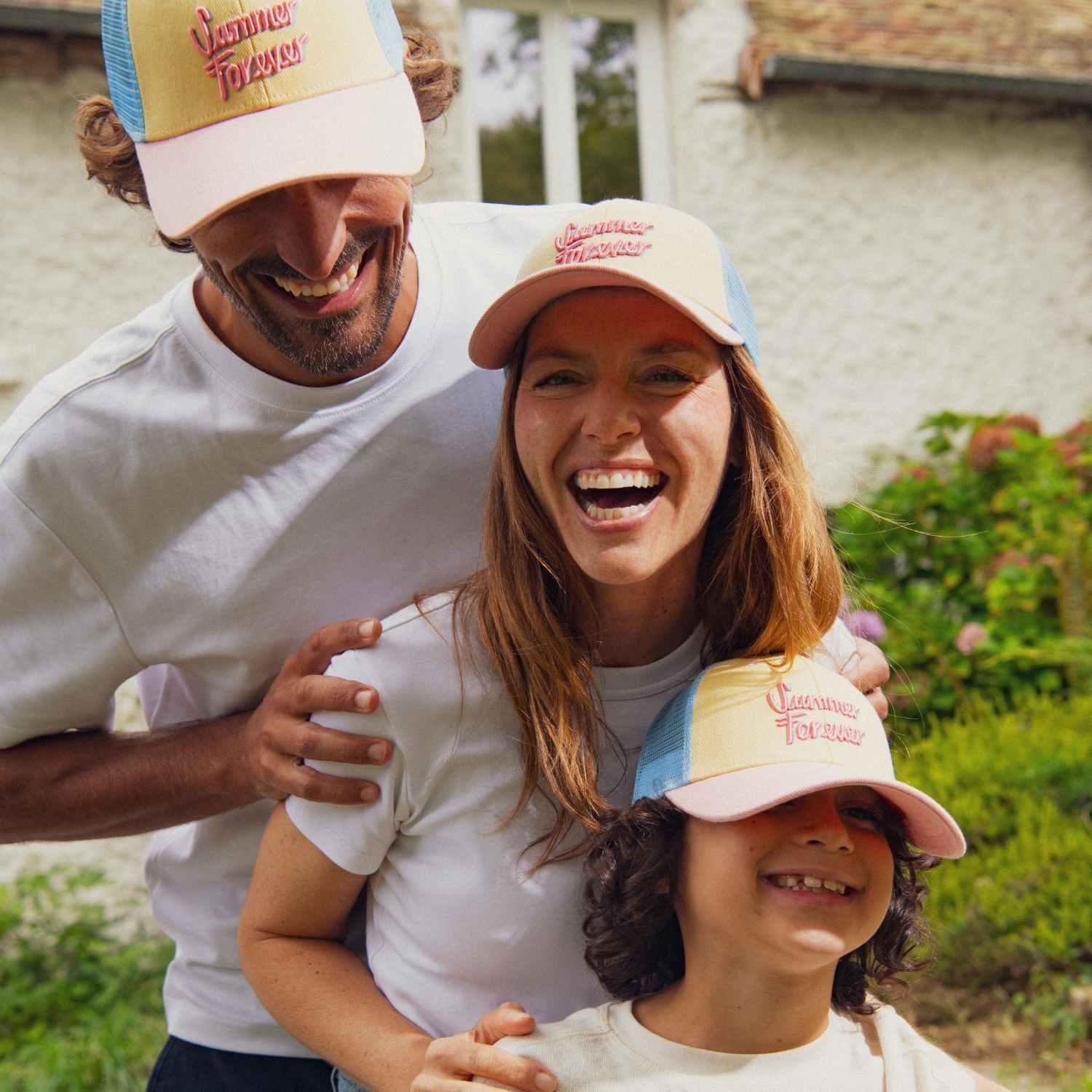 casquette-bebe-enfant-parent-chamaye-assorti-papa-maman-enfant-casquette-papa-fils-cadeau-fete-des-peres-casquette-mere-fille-cadeau-naissance-maman-bebe-cadeau-original-famille-casquette-personnalisable-broderie-trucker-summer-forever