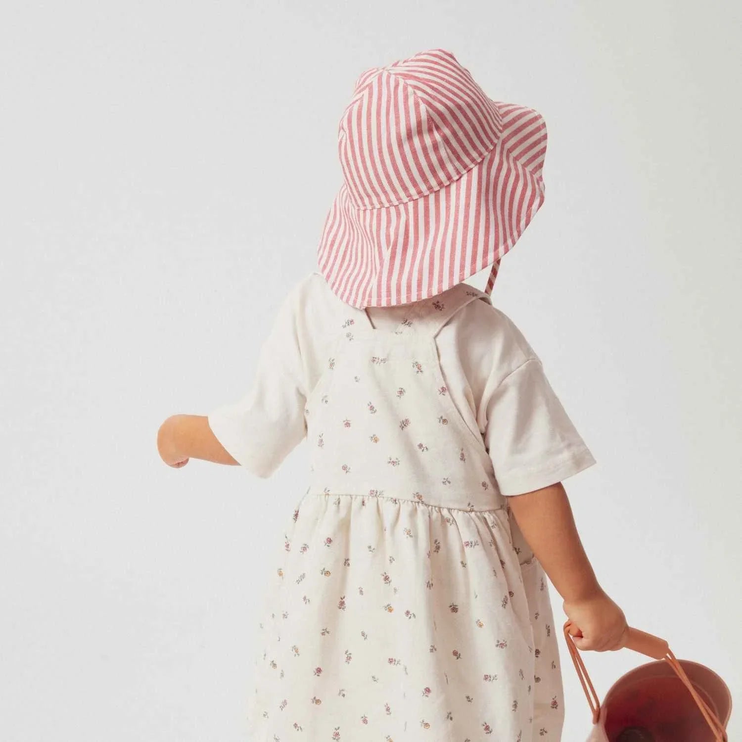 chapeau-bebe-enfant-soleil-chamaye-assorti-papa-maman-enfant-casquette-papa-fils-cadeau-fete-des-peres-casquette-mere-fille-cadeau-naissance-maman-bebe-cadeau-original-famille-casquette-personnalisable-broderie-art-of-siesta