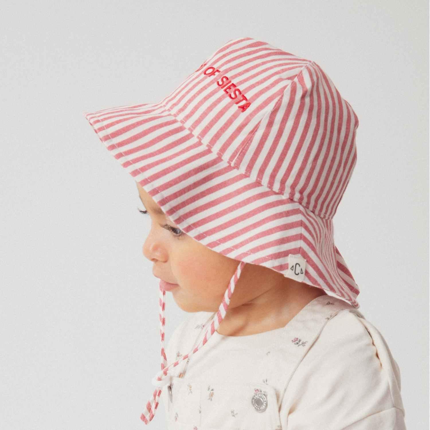 chapeau-bebe-enfant-soleil-chamaye-assorti-papa-maman-enfant-casquette-papa-fils-cadeau-fete-des-peres-casquette-mere-fille-cadeau-naissance-maman-bebe-cadeau-original-famille-casquette-personnalisable-broderie-art-of-siesta