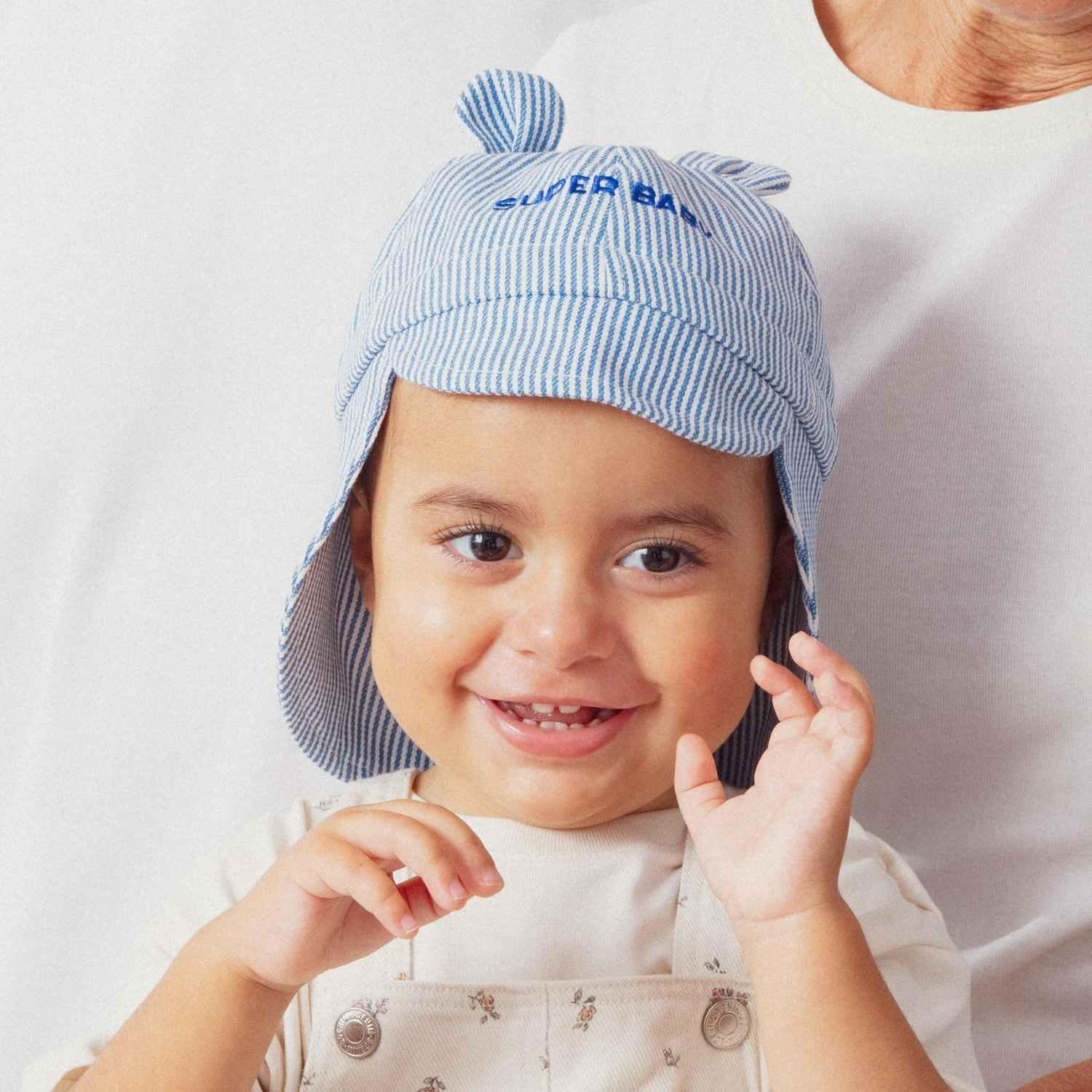 chapeau-bebe-enfant-soleil-chamaye-assorti-papa-maman-enfant-casquette-papa-fils-cadeau-fete-des-peres-casquette-mere-fille-cadeau-naissance-maman-bebe-cadeau-original-famille-casquette-personnalisable-broderie-super-baby