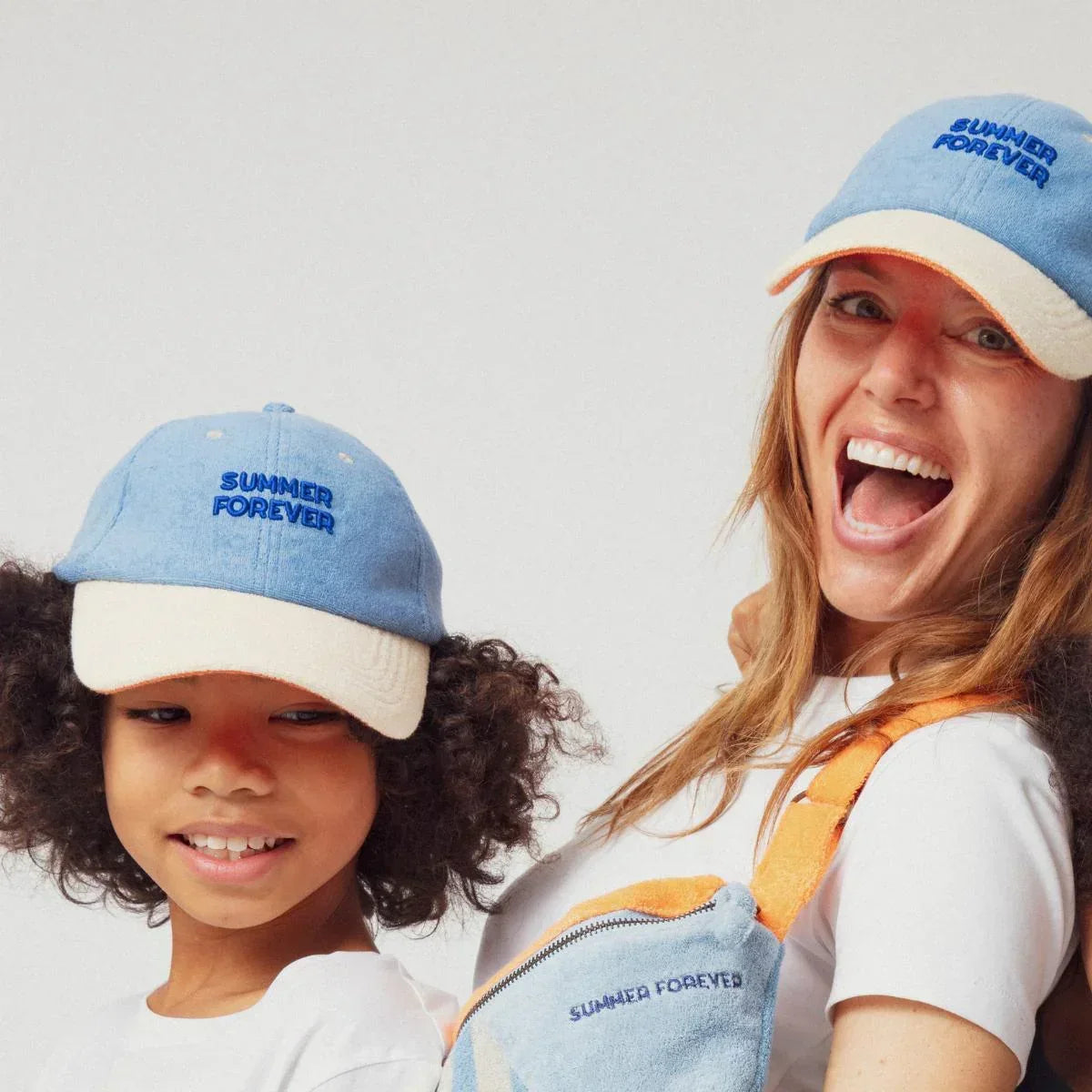 casquette-bebe-enfant-parent-chamaye-assorti-papa-maman-enfant-casquette-papa-fils-cadeau-fete-des-peres-casquette-mere-fille-cadeau-naissance-maman-bebe-cadeau-original-famille-casquette-personnalisable-broderie-eponge-summer-forever