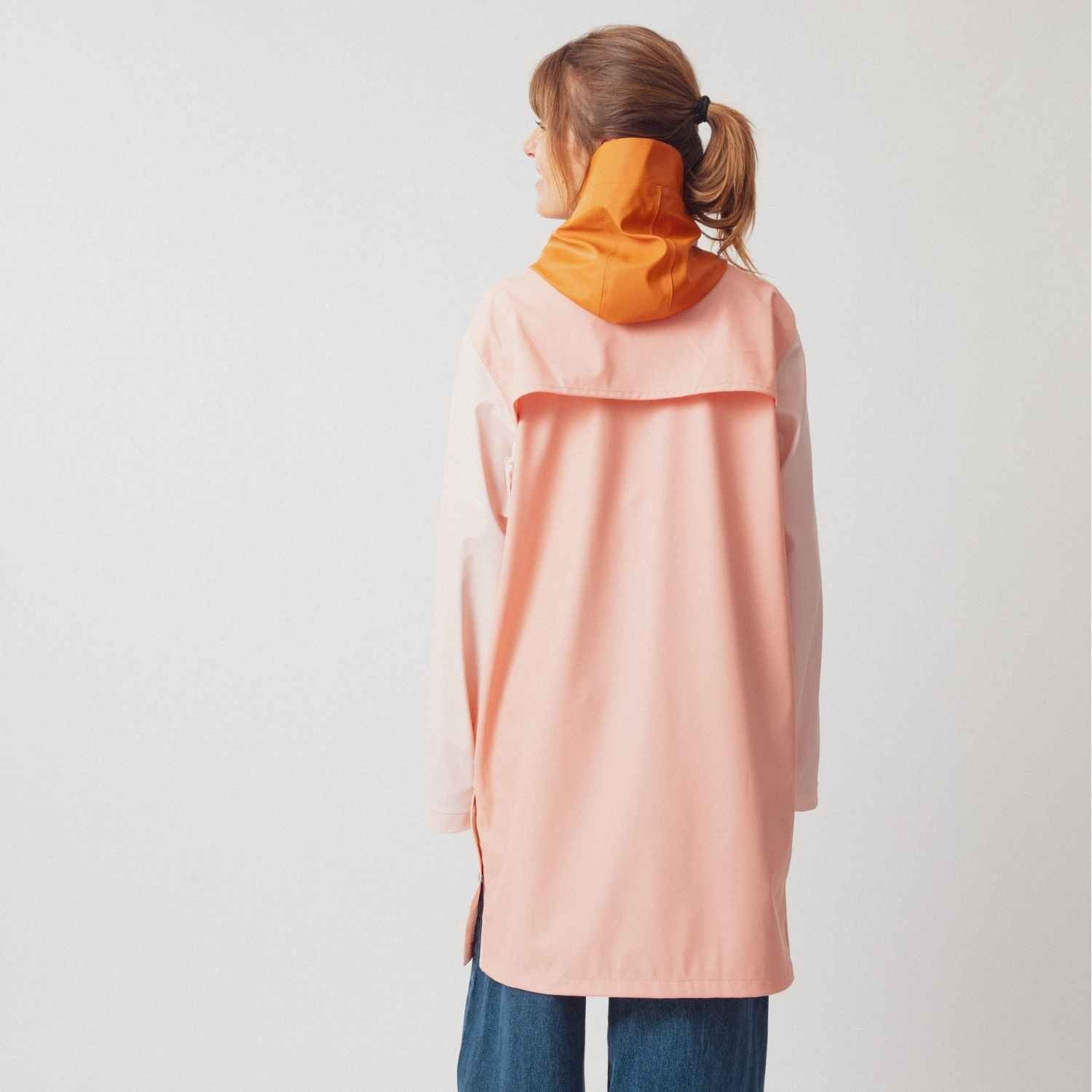 impermeable-rose-pluie-maman-chamaye-assorti-parent-enfant-kway-imperméable-mere-fille-cadeau-fête-des-mères-maman-bebe-matchy-matchy-cadeau-original-famille-broderie-rainbowplease
