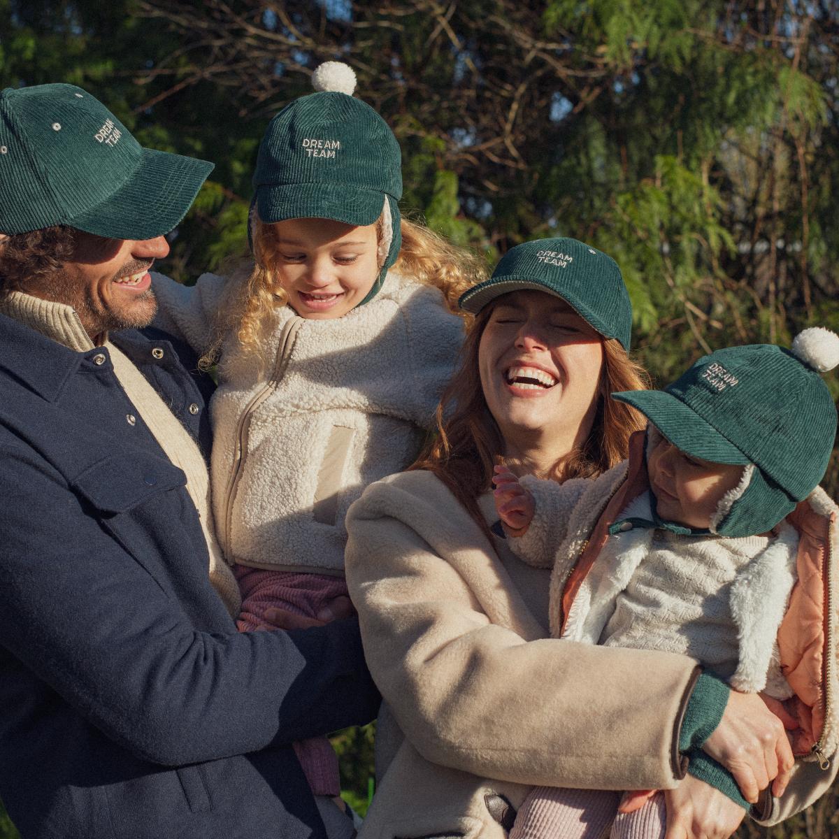 chapka-bebe-enfant-chamaye-assorti-parent-enfant-casquette-papa-fils-cadeau-fete-des-peres-bonnet-mere-fille-cadeau-naissance-maman-bebe-matchy-matchy-cadeau-original-famille-broderie-dream-team