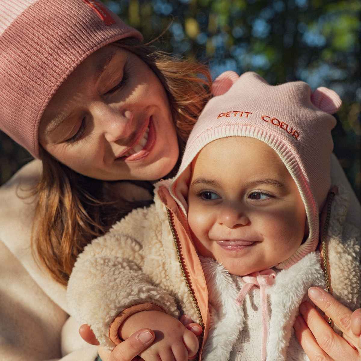 bonnet-bebe-enfant-papa-maman-chamaye-assorti-parent-enfant-bonnet-papa-fils-cadeau-fete-des-peres-bonnet-mere-fille-cadeau-naissance-maman-bebe-matchy-matchy-cadeau-original-famille-broderie-petit-coeur