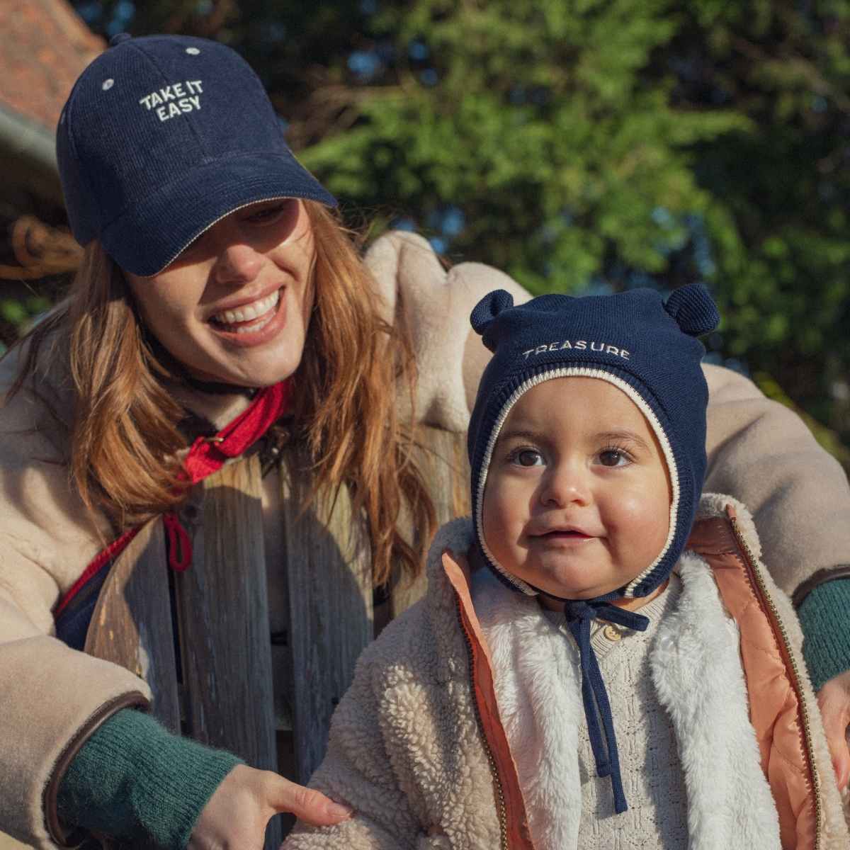 bonnet-bebe-enfant-papa-maman-chamaye-assorti-parent-enfant-bonnet-papa-fils-cadeau-fete-des-peres-bonnet-mere-fille-cadeau-naissance-maman-bebe-matchy-matchy-cadeau-original-famille-broderie-treasure