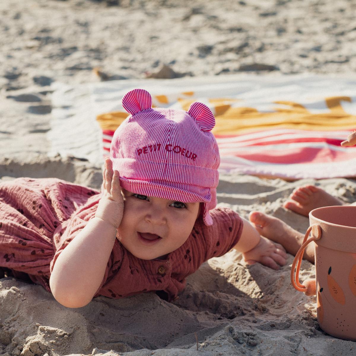 chapeau-soleil-bebe-enfant-parent-chamaye-assorti-papa-maman-enfant-trousse-papa-fils-cadeau-naissance-maman-bebe-cadeau-original-famille-chapeau-personnalisable-broderie-petit-coeur