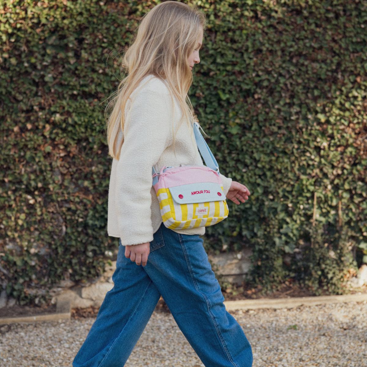 sac-enfant-chamaye-assorti-parent-enfant-sac-bandouliere-matchy-matchy-cadeau-original-famille-broderie-amour-fou
