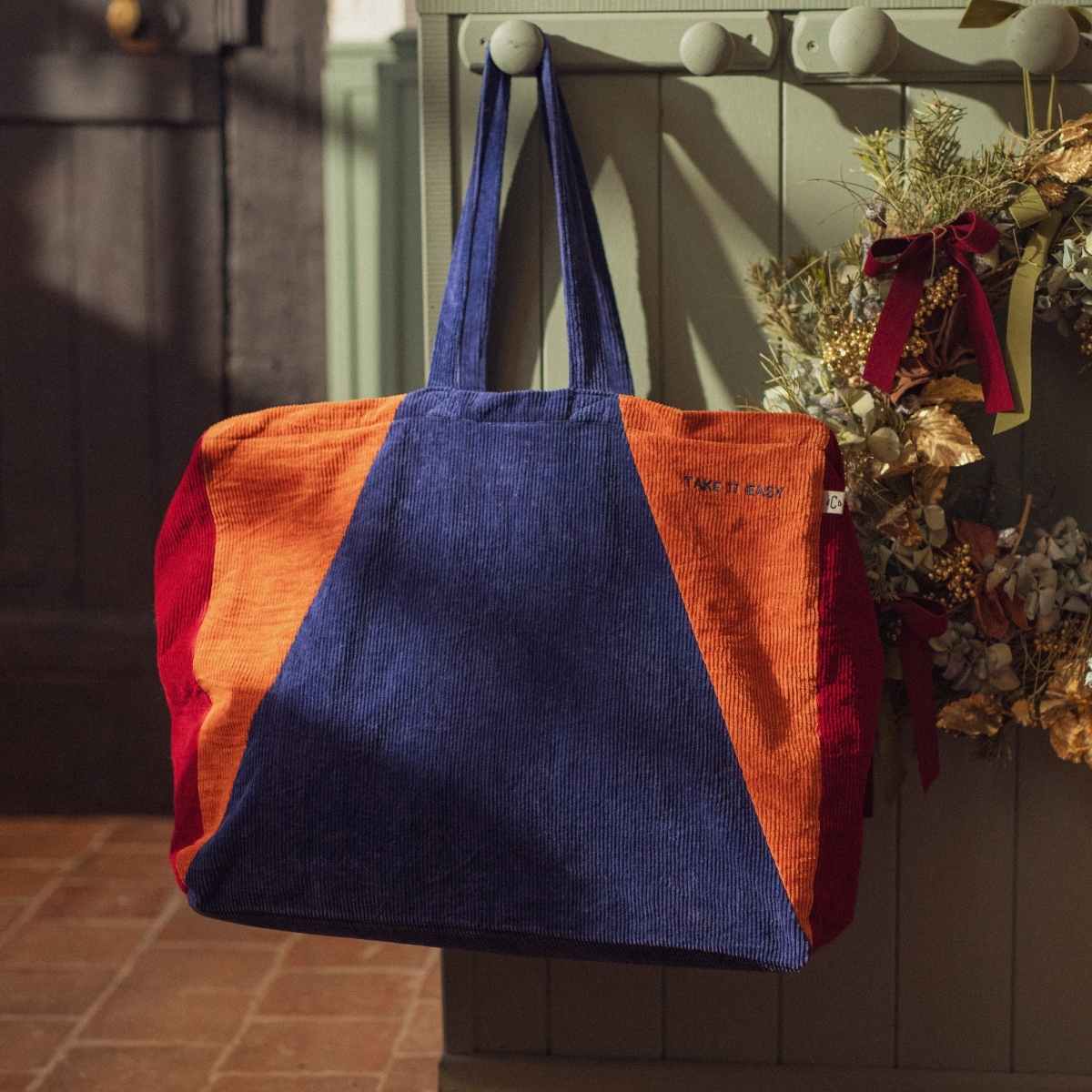 cabas-enfant-chamaye-assorti-parent-enfant-sac-papa-fils-cadeau-fete-des-peres-bonnet-mere-fille-cadeau-naissance-maman-bebe-matchy-matchy-cadeau-original-famille-broderie-take-it-easy