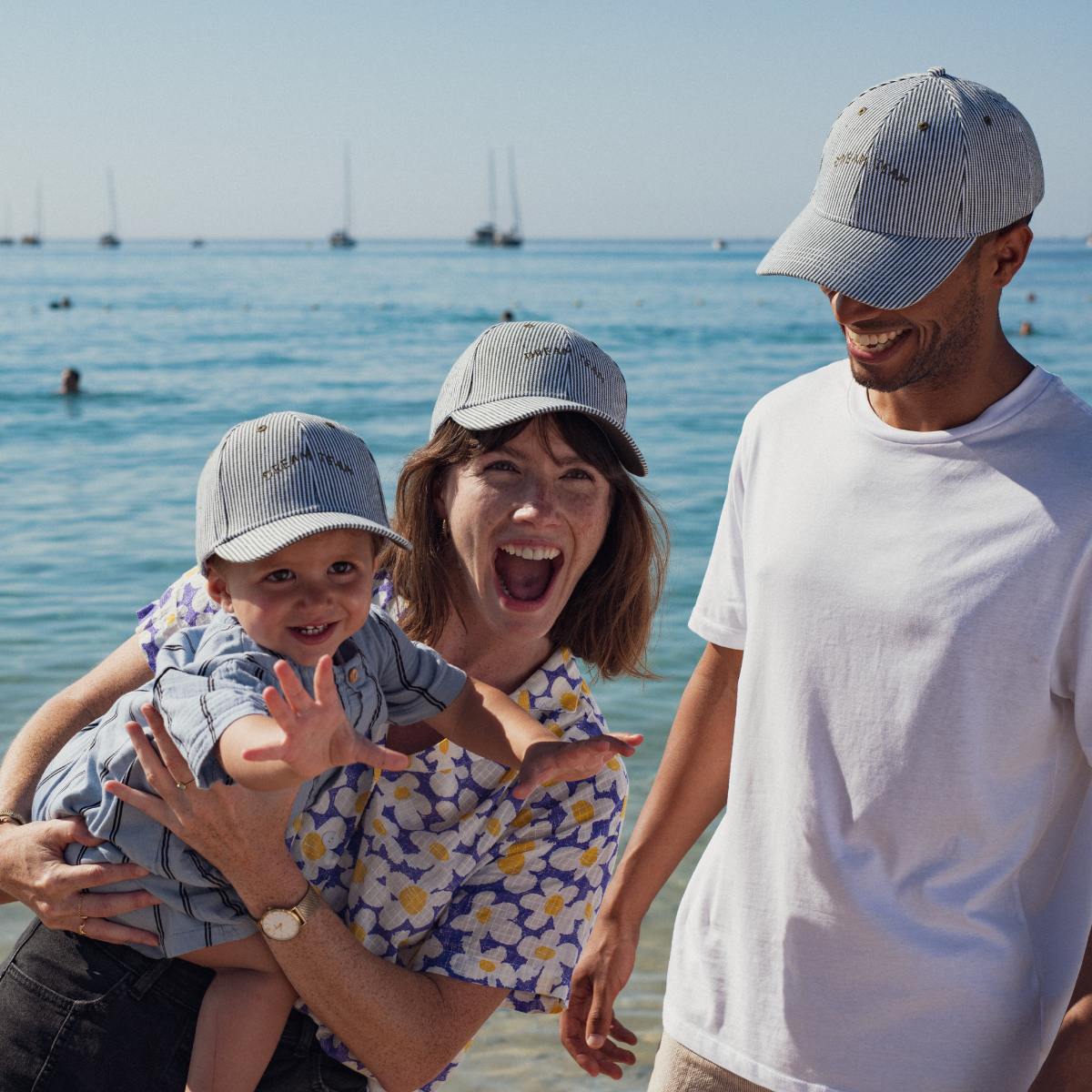 casquette-dream-team-bebe-enfant-parent-chamaye-assorti-papa-maman-enfant-cabas-papa-fils-cadeau-naissance-maman-bebe-cadeau-original-famille-personnalisable-broderie