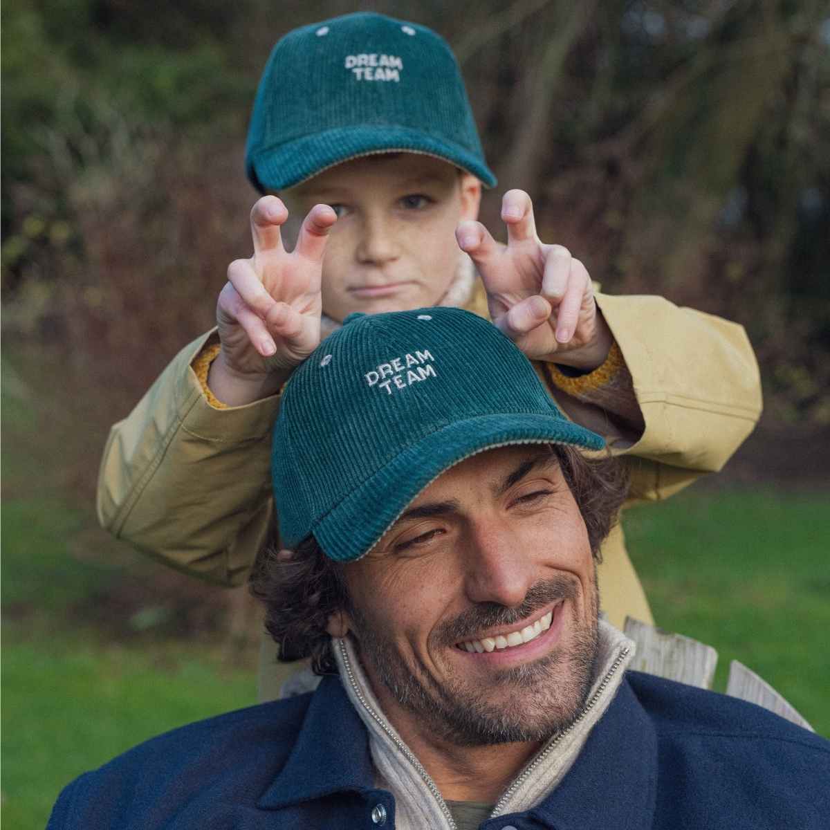 casquette-bebe-enfant-parent-chamaye-assorti-papa-maman-enfant-casquette-papa-fils-cadeau-fete-des-peres-casquette-mere-fille-cadeau-naissance-maman-bebe-cadeau-original-famille-casquette-personnalisable-broderie-dream-team