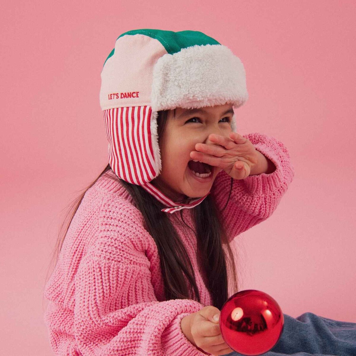 chapka-bebe-enfant-chamaye-assorti-papa-maman-enfant-casquette-papa-fils-cadeau-fete-des-peres-casquette-mere-fille-cadeau-naissance-maman-bebe-cadeau-original-famille-casquette-personnalisable-broderie-lets-dance-rose
