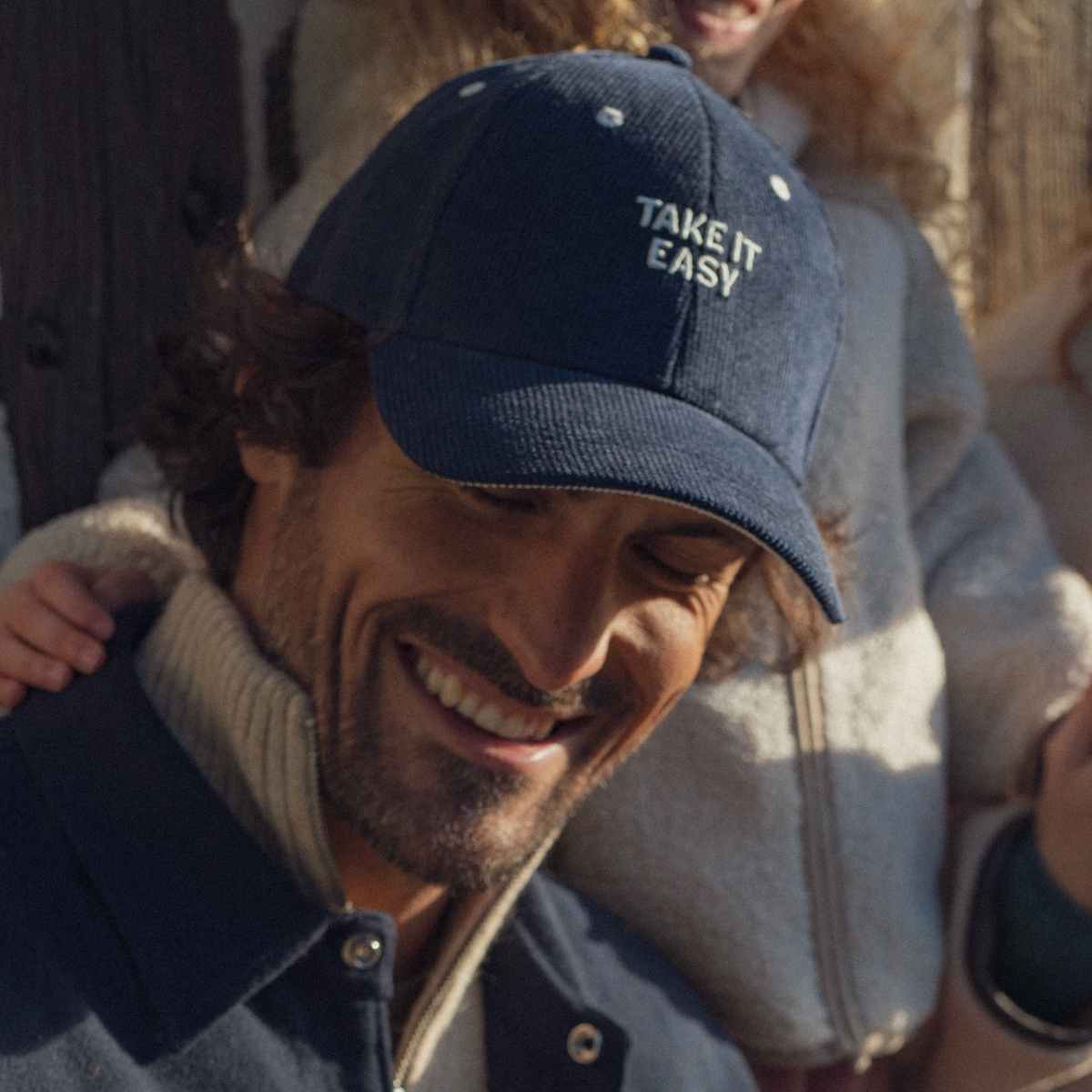 casquette-bebe-enfant-parent-chamaye-assorti-papa-maman-enfant-casquette-papa-fils-cadeau-fete-des-peres-casquette-mere-fille-cadeau-naissance-maman-bebe-cadeau-original-famille-casquette-personnalisable-broderie-take-it-easy