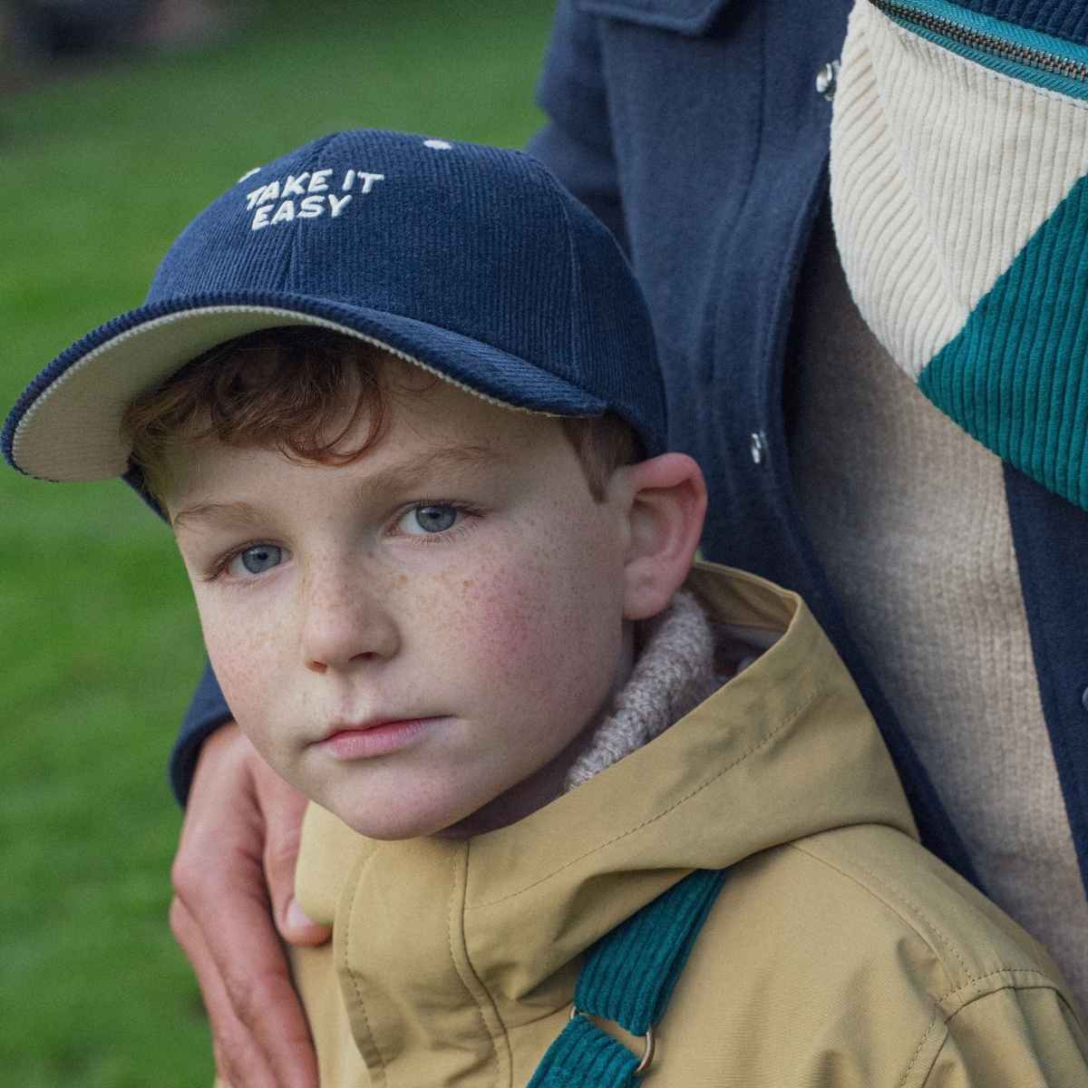 casquette-bebe-enfant-parent-chamaye-assorti-papa-maman-enfant-casquette-papa-fils-cadeau-fete-des-peres-casquette-mere-fille-cadeau-naissance-maman-bebe-cadeau-original-famille-casquette-personnalisable-broderie-take-it-easy