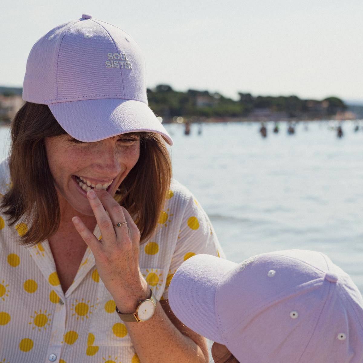 casquette-soul-sister-bebe-enfant-parent-chamaye-assorti-papa-maman-enfant-cabas-papa-fils-cadeau-naissance-maman-bebe-cadeau-original-famille-cabas-personnalisable-broderie