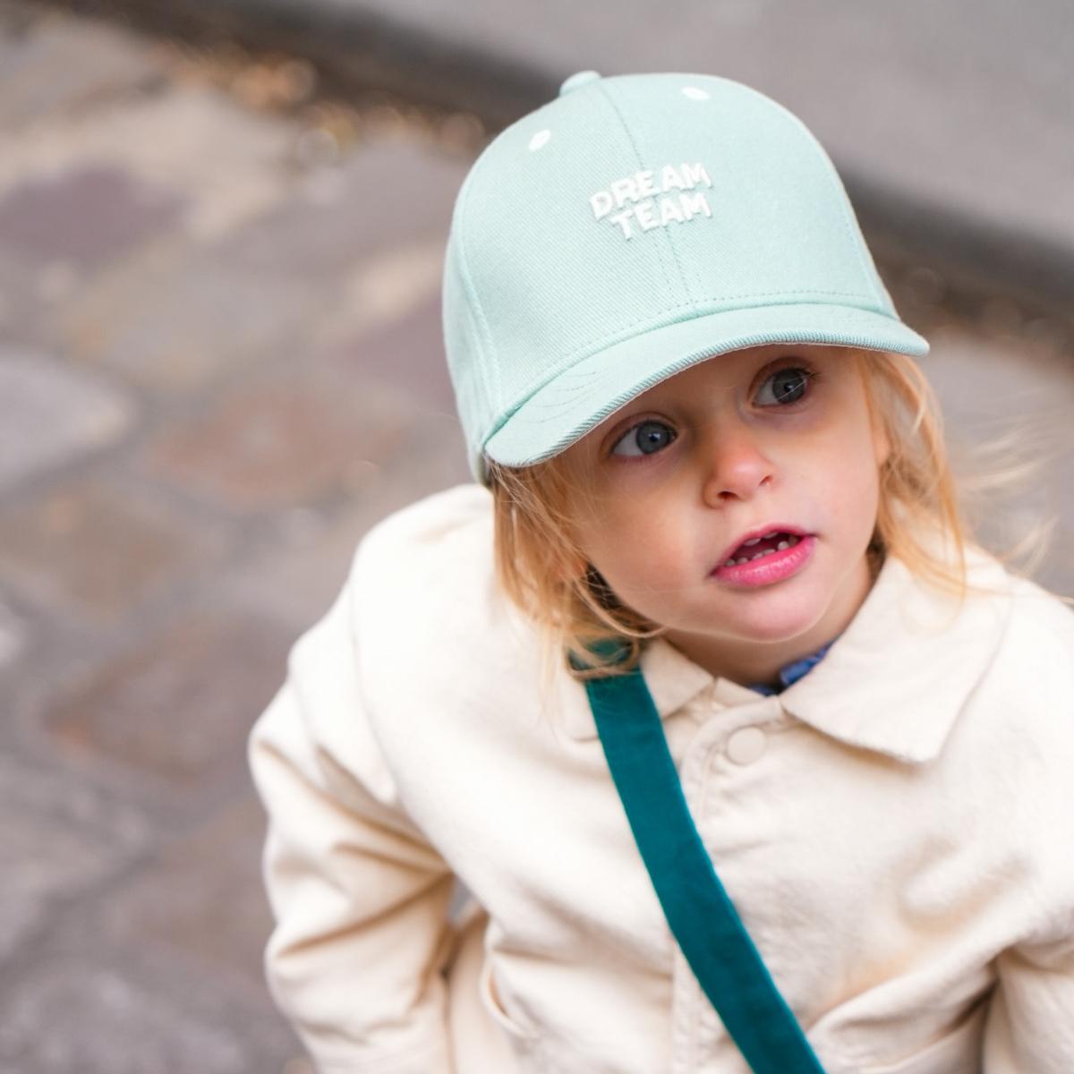 casquette-bebe-enfant-parent-chamaye-assorti-papa-maman-enfant-casquette-papa-fils-cadeau-fete-des-peres-casquette-mere-fille-cadeau-naissance-maman-bebe-cadeau-original-famille-casquette-personnalisable-broderie-dream-team