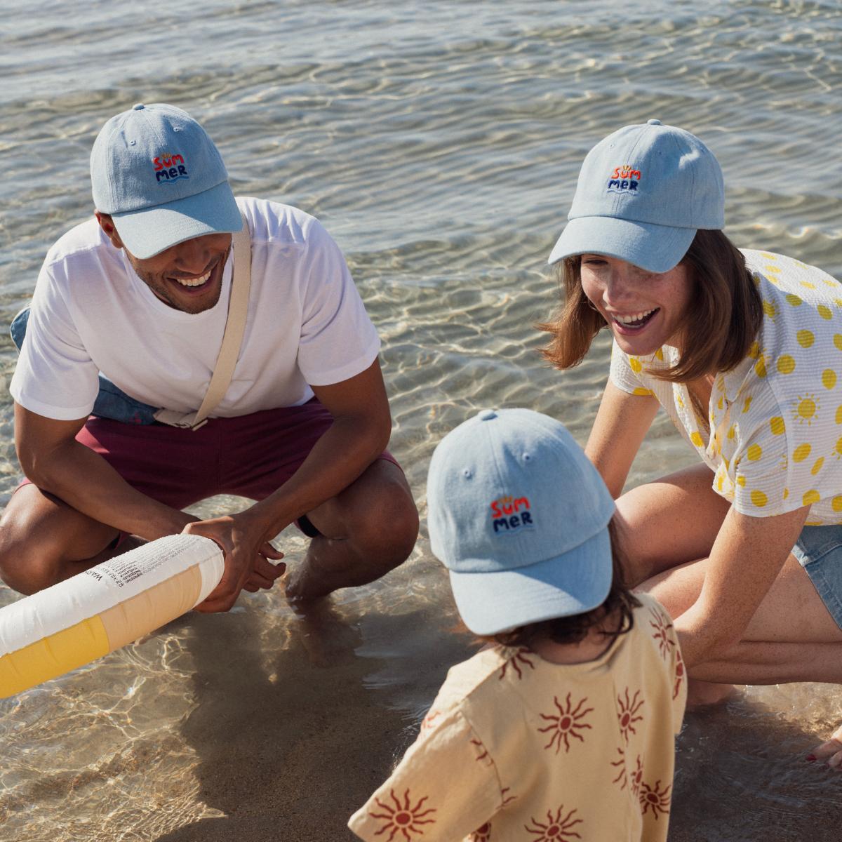 casquette-summer-denim-bebe-enfant-parent-chamaye-assorti-papa-maman-enfant-cabas-papa-fils-cadeau-naissance-maman-bebe-cadeau-original-famille-casquette-denim-personnalisable-broderie